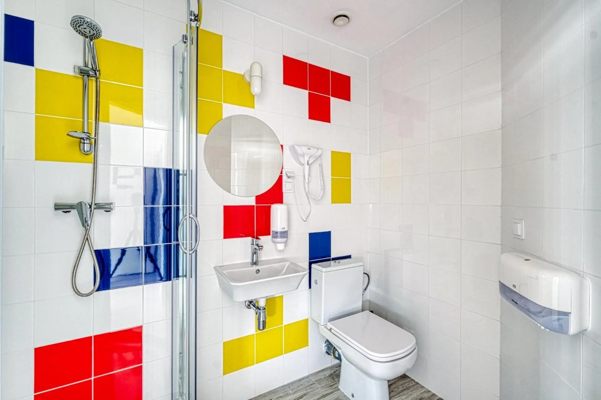 Bathroom in Level Rooms