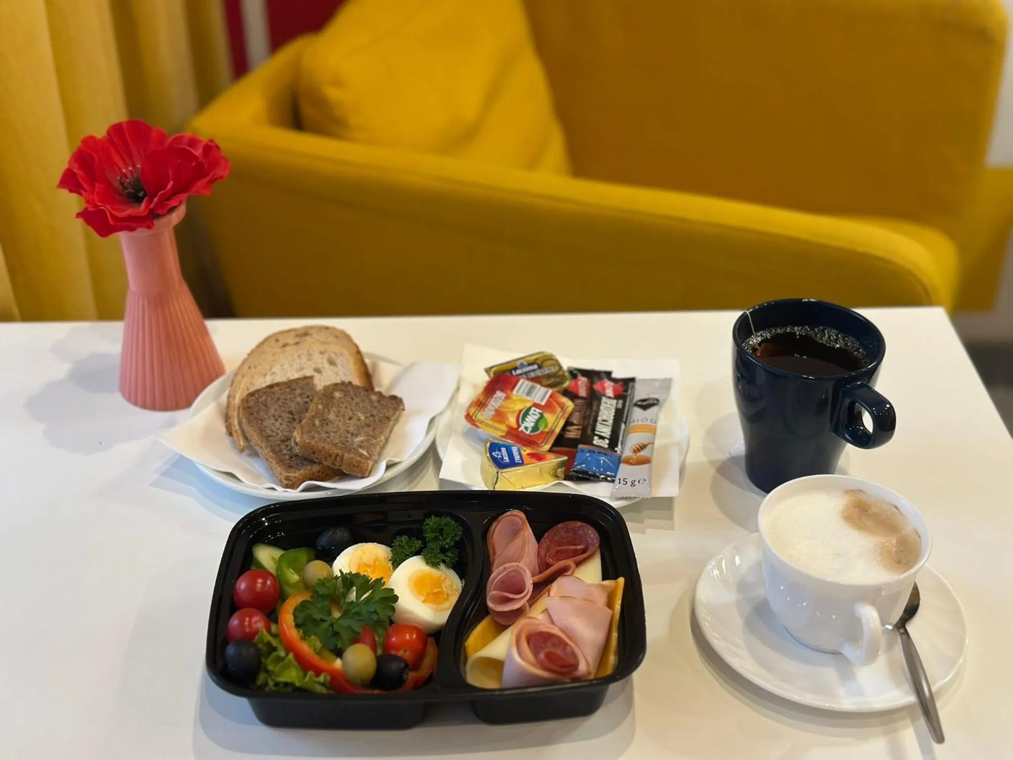 Food and drinks in Level Rooms