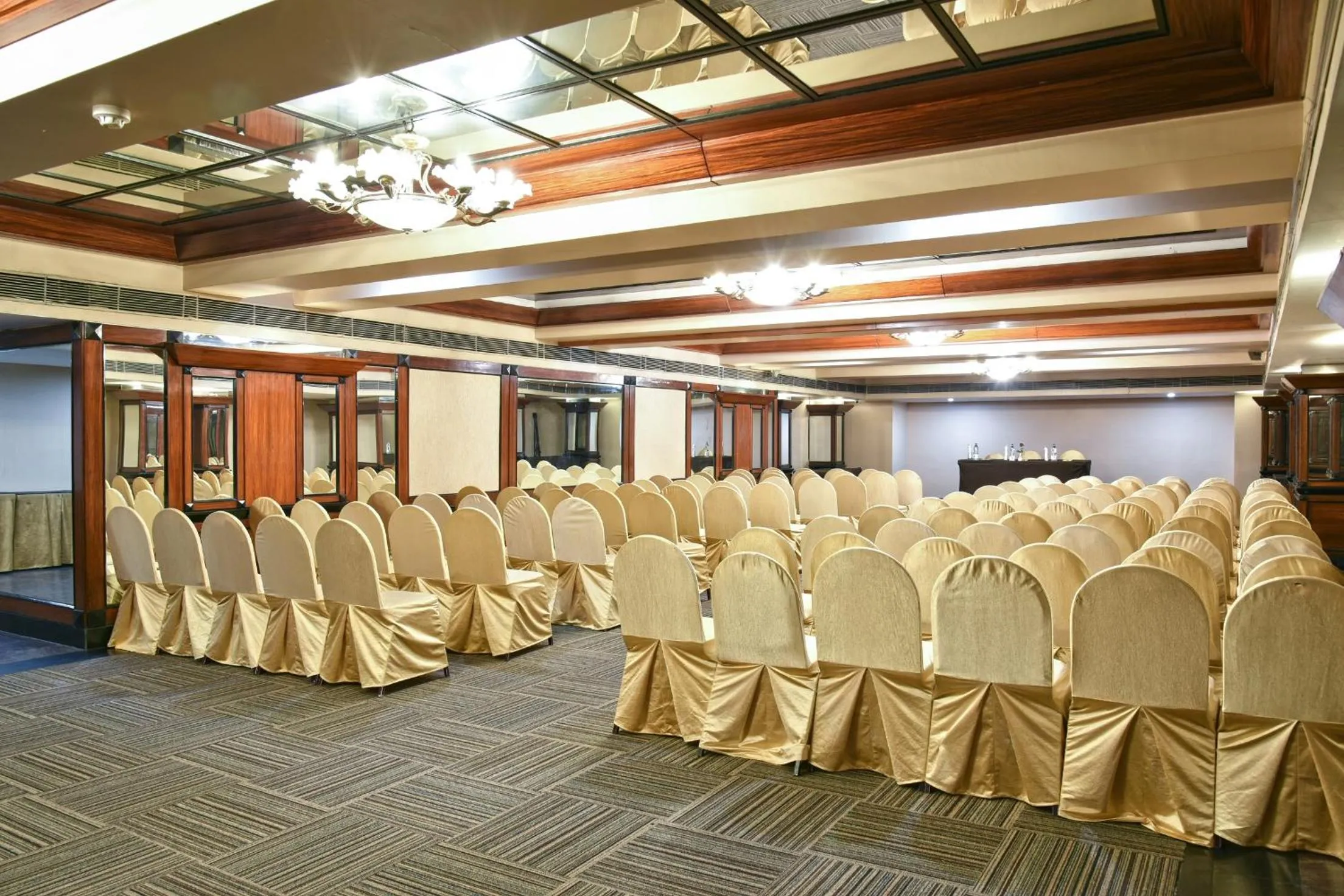 Banquet/Function facilities in Quality Inn Residency
