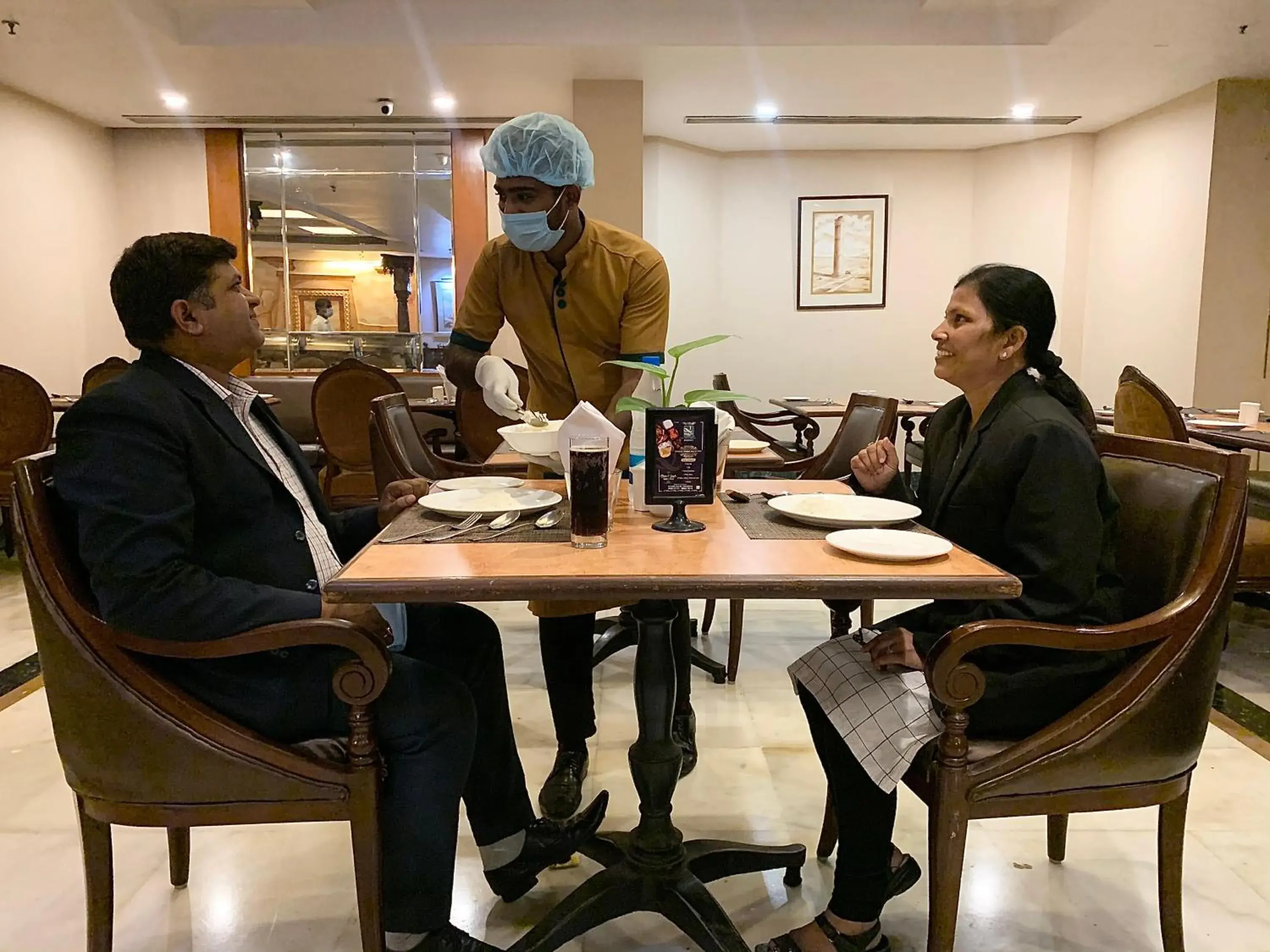 Restaurant/places to eat in Quality Inn Residency Restaurant/places to eat in Quality Inn Residency