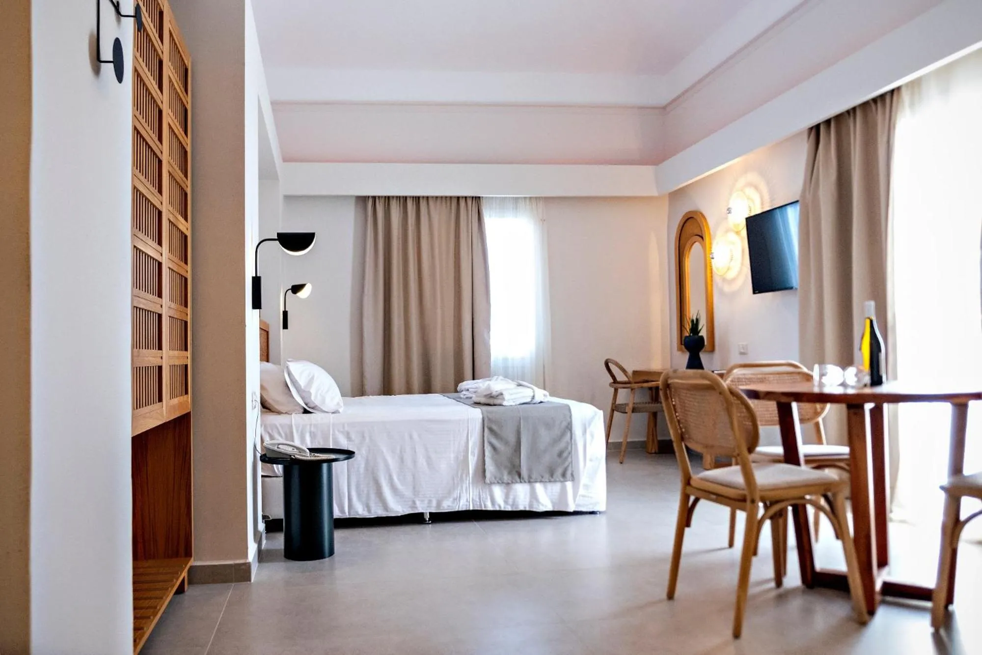 Alexandra Beach Hotel
