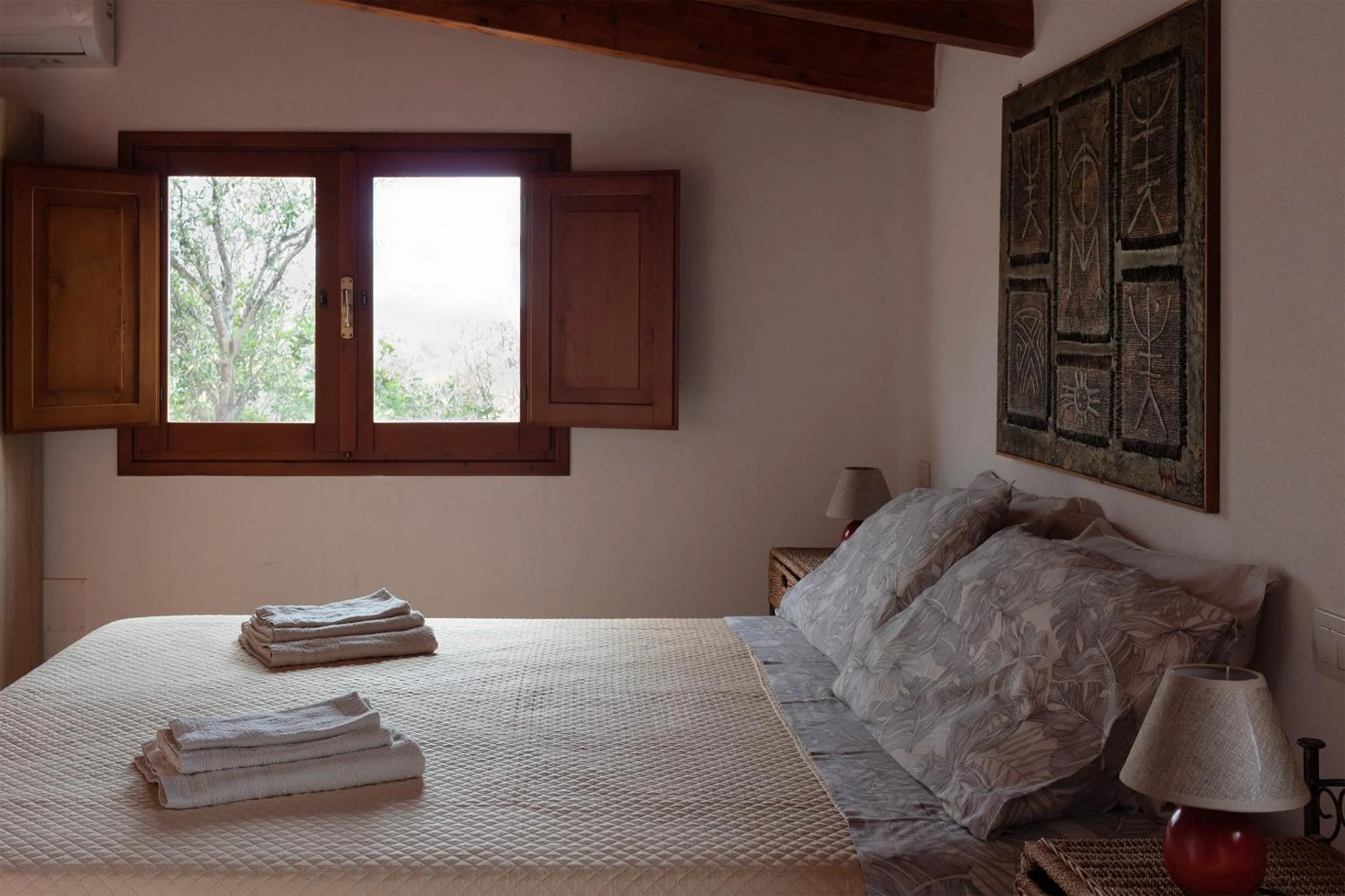 Bedroom, Bed in Sa Guardia de Ferricci