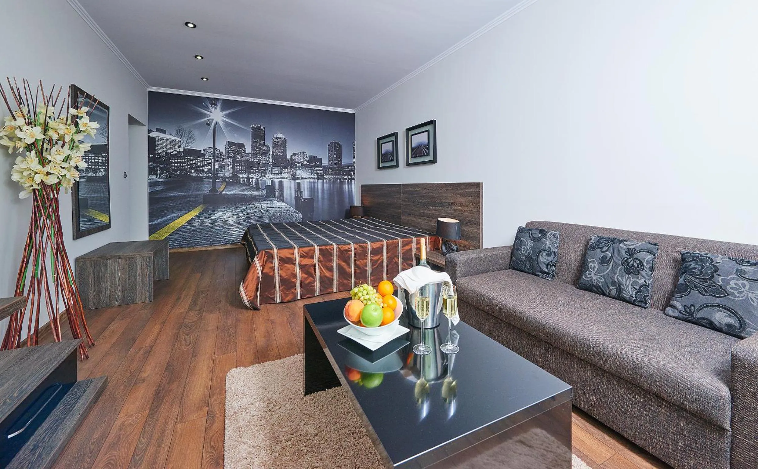 TV and multimedia in Central Plaza