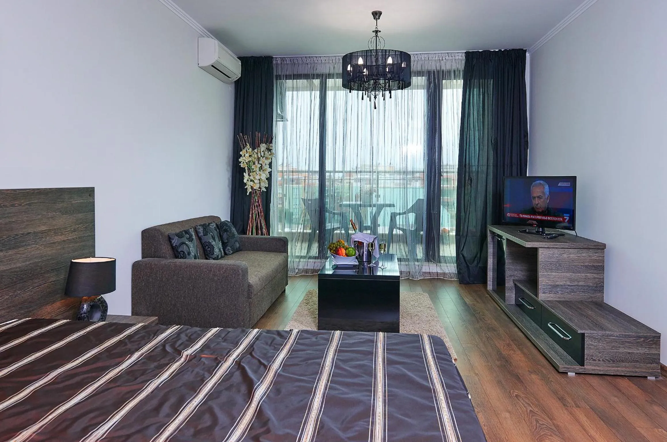 TV and multimedia in Central Plaza