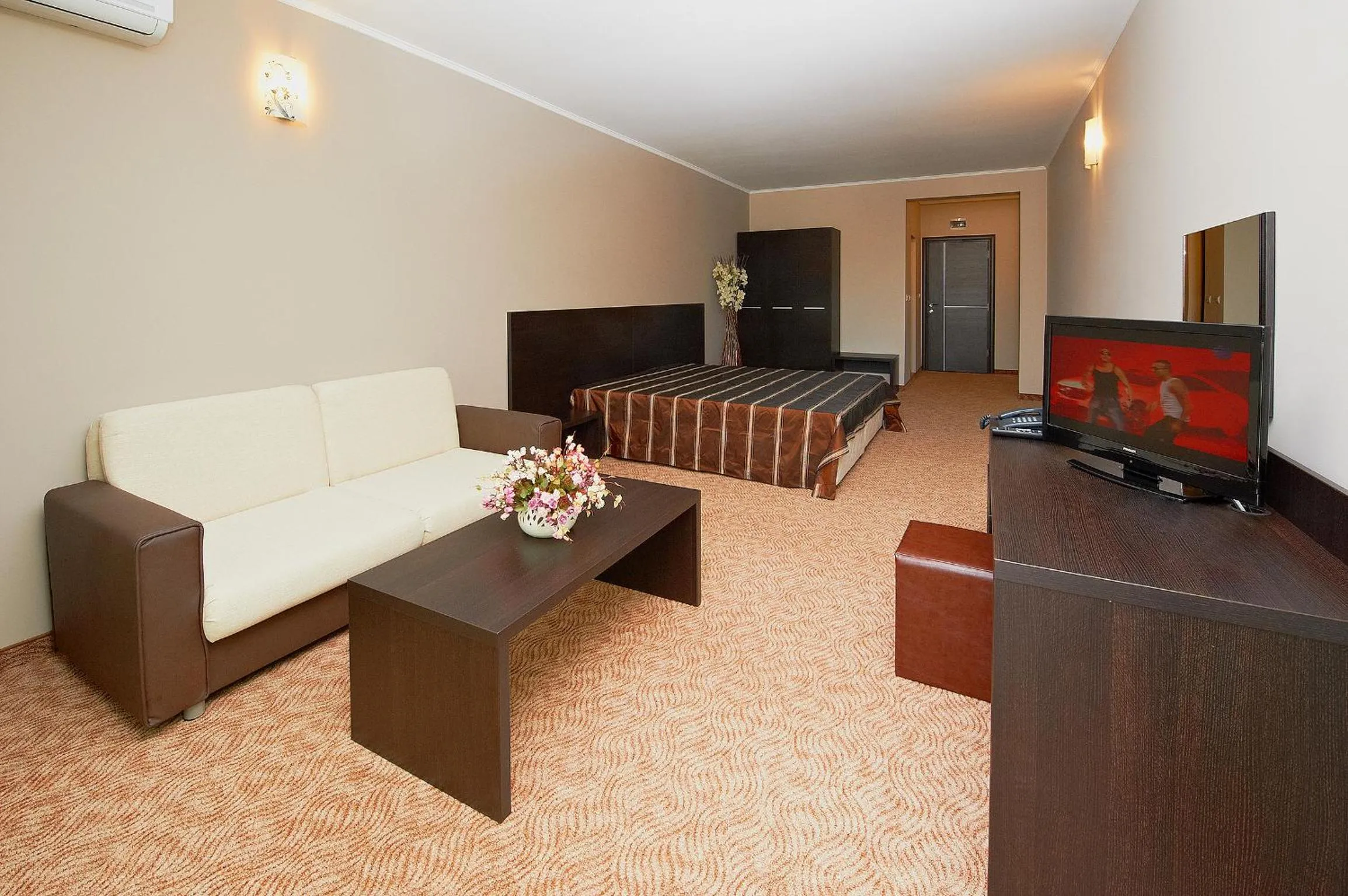 TV and multimedia in Central Plaza