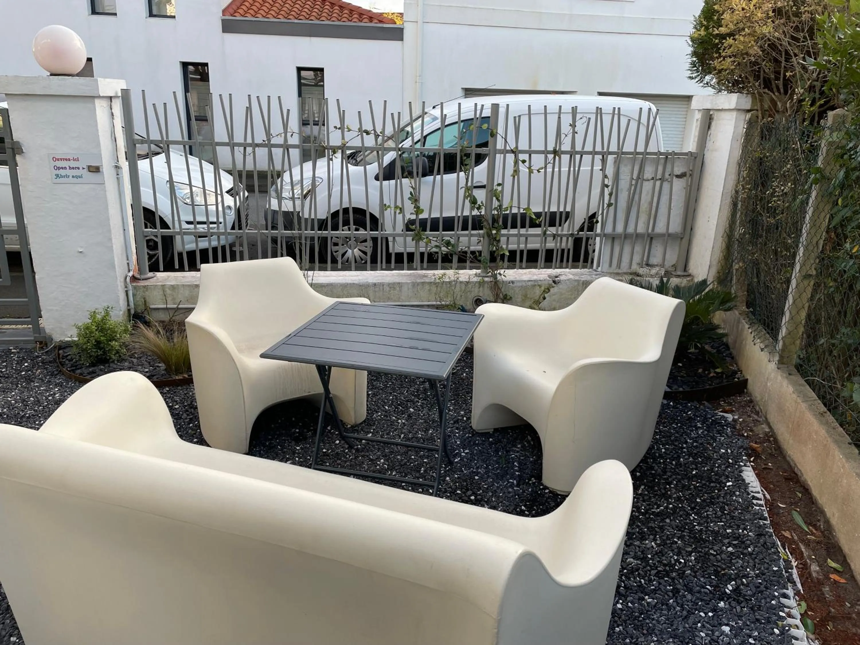 Patio in Hôtel Mirano