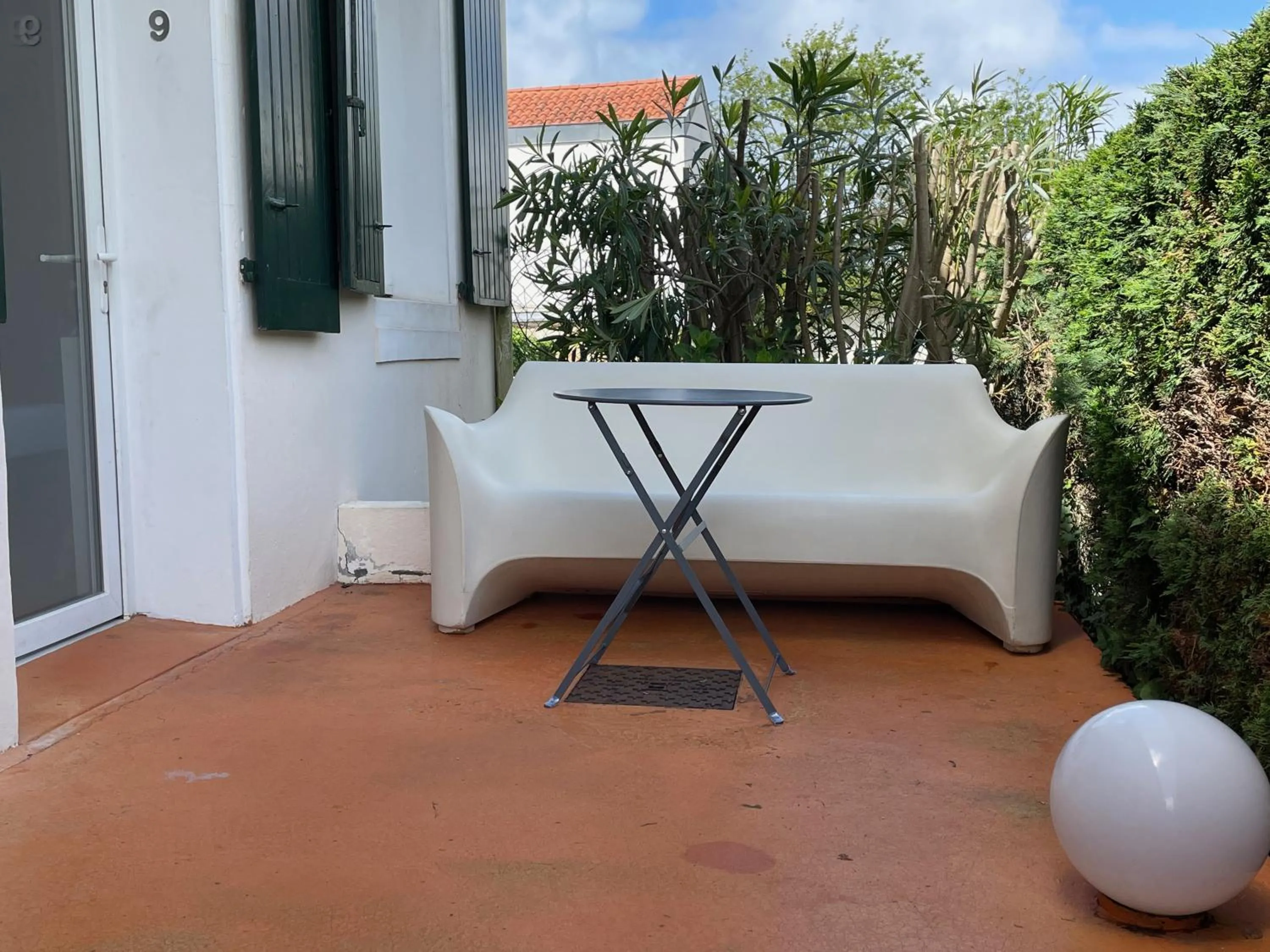 Patio in Hôtel Mirano