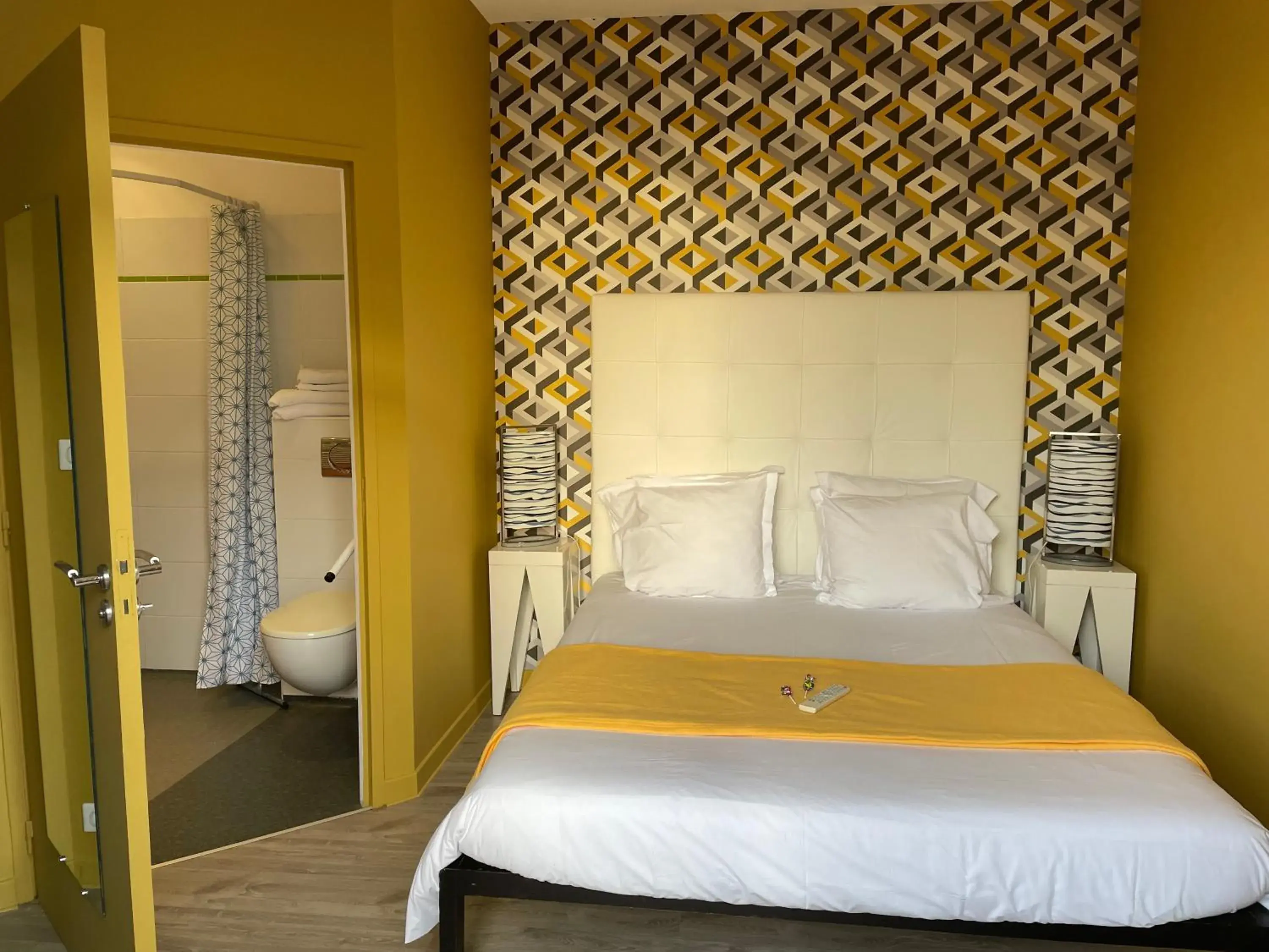 Double Room - Disability Access in Hôtel Mirano Double Room - Disability Access in Hôtel Mirano