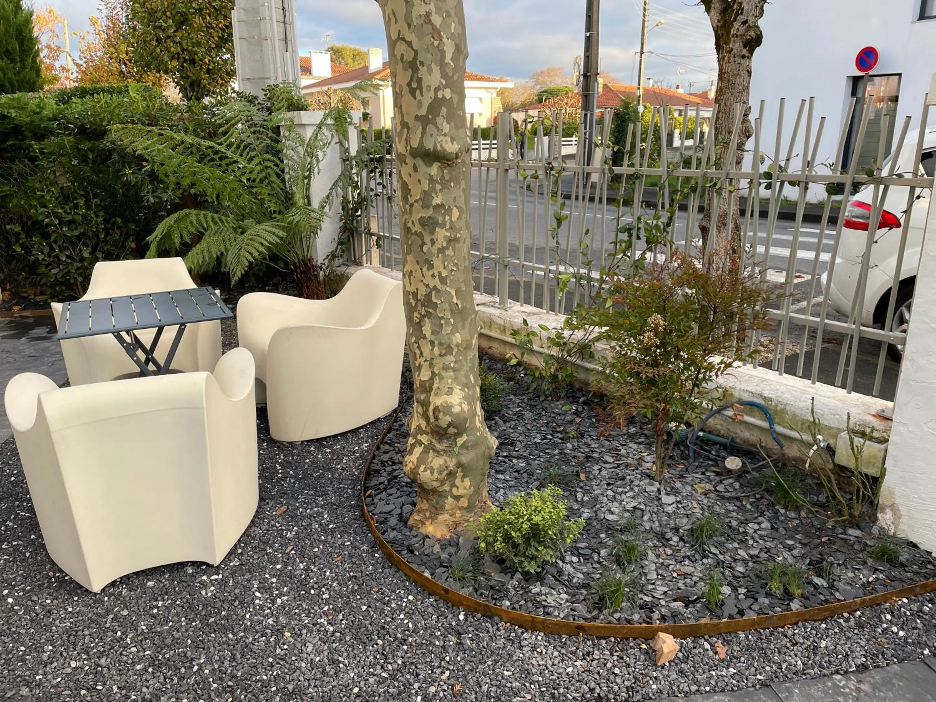 Patio in Hôtel Mirano