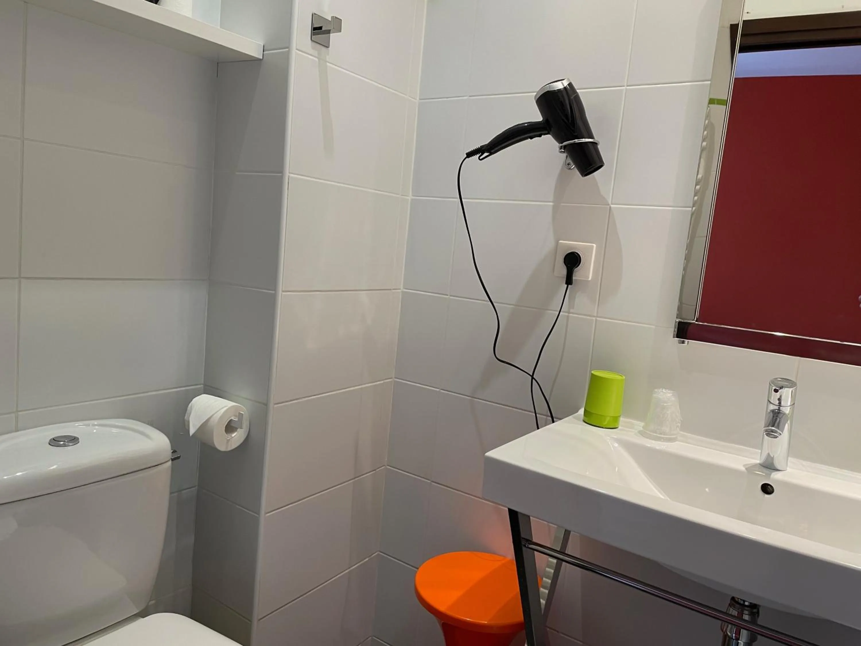 Bathroom in Hôtel Mirano