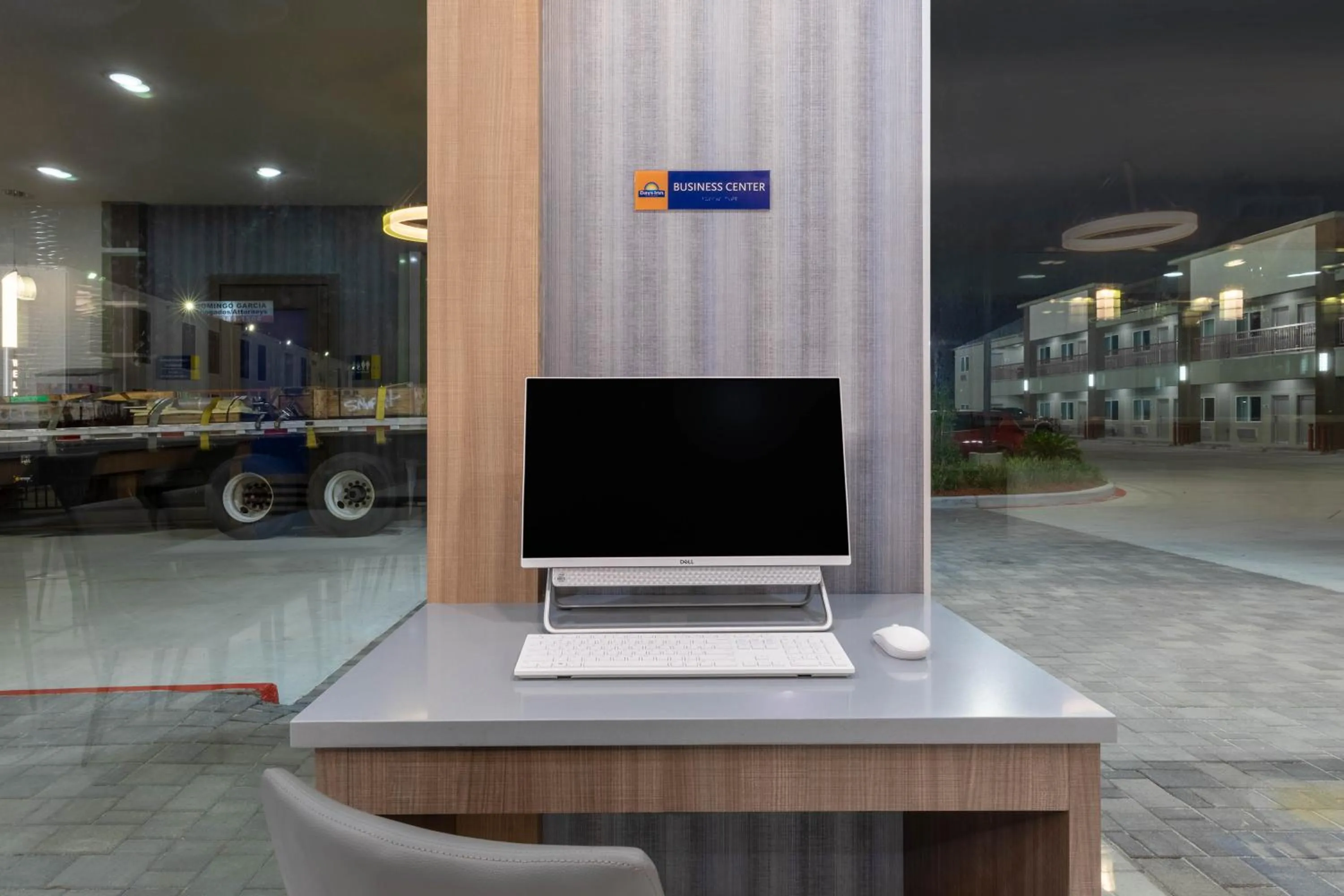 Business facilities in Days Inn & Suites by Wyndham Downtown/University of Houston