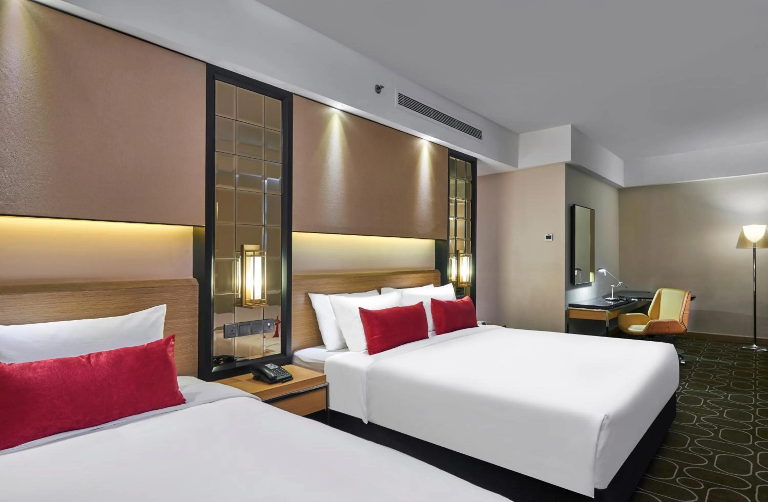 Photo of the whole room, Bed in Wyndham Acmar Klang