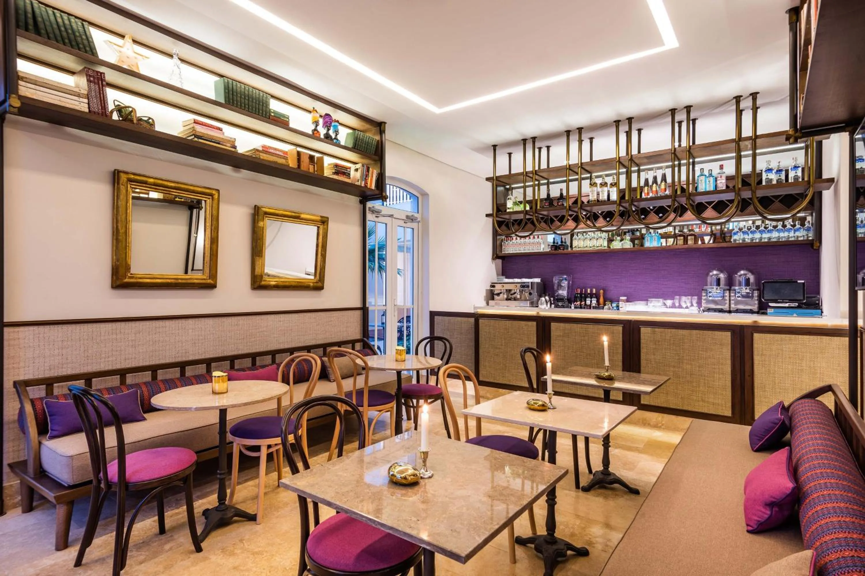 Lounge or bar in Ermita Cartagena, a Tribute Portfolio Hotel