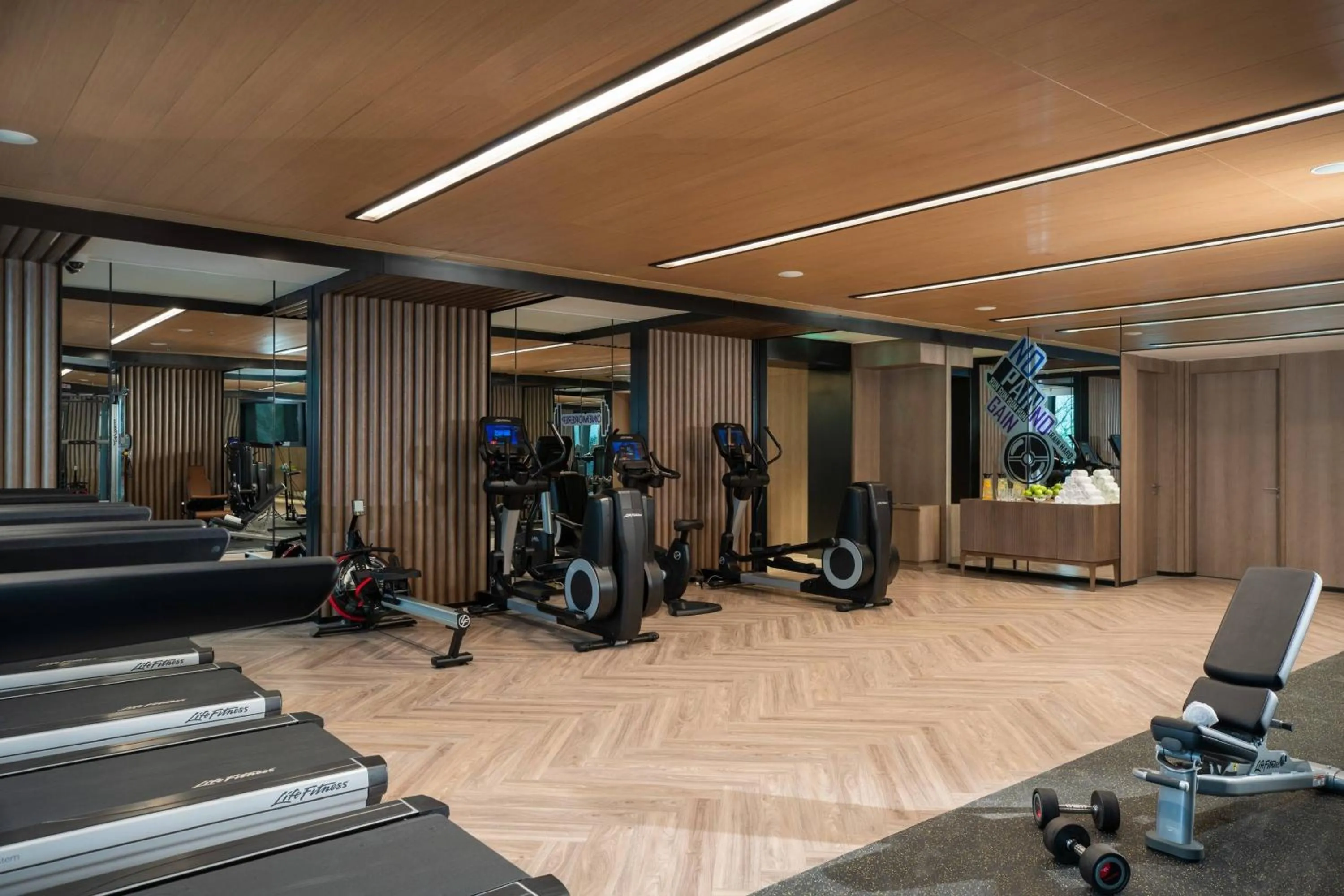 Fitness centre/facilities in Renaissance Xiamen Hotel