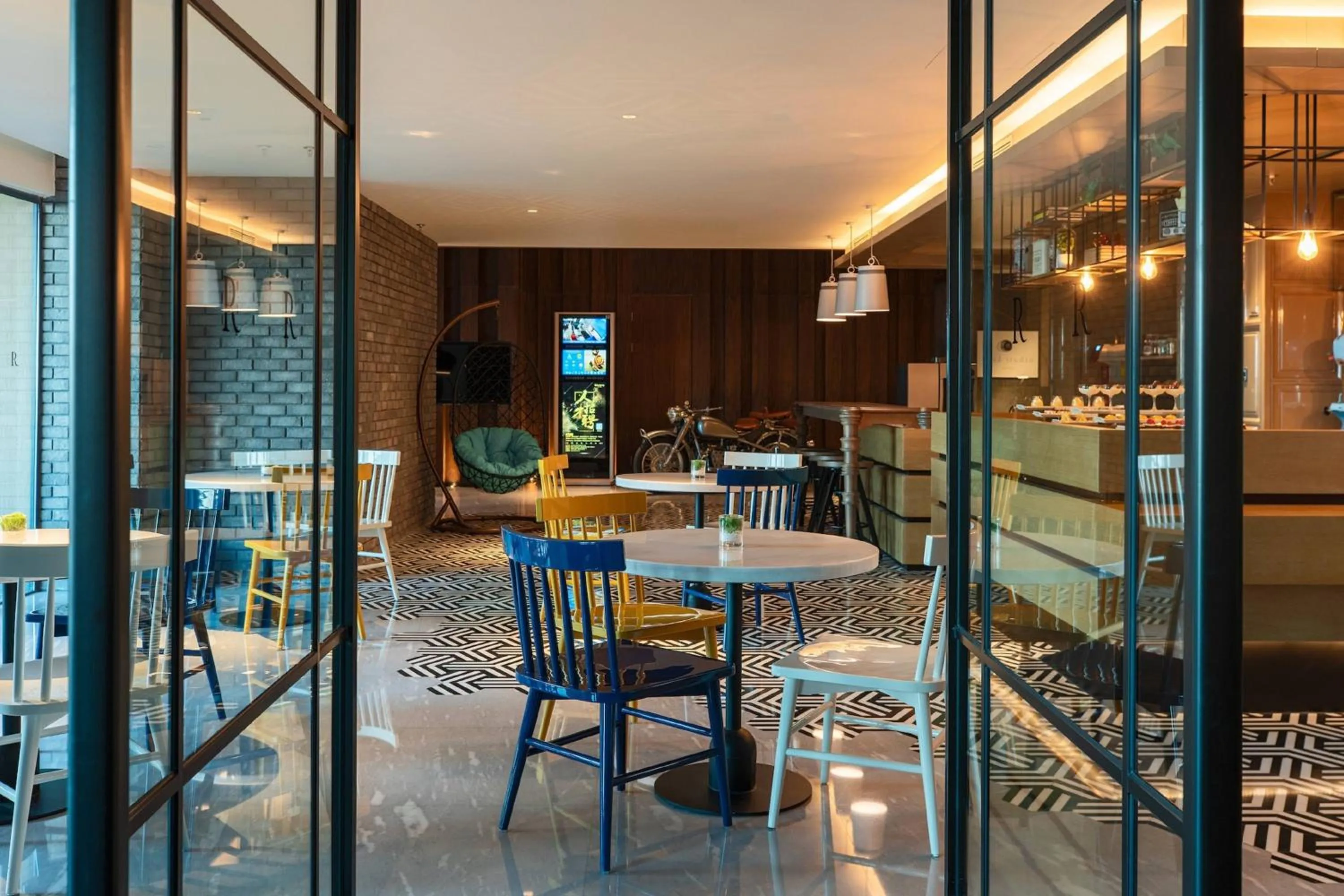 Restaurant/places to eat in Renaissance Xiamen Hotel