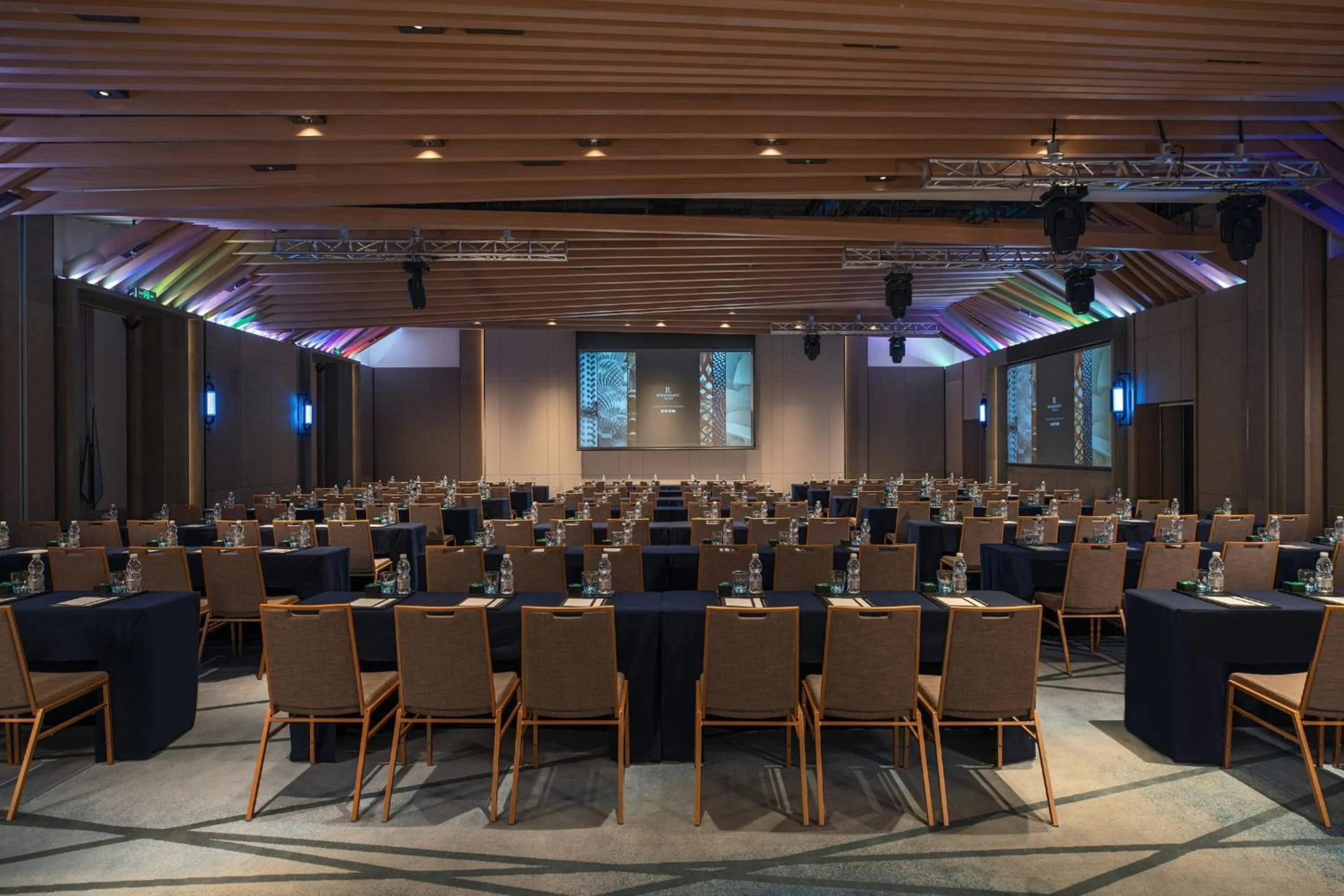 Meeting/conference room in Renaissance Xiamen Hotel