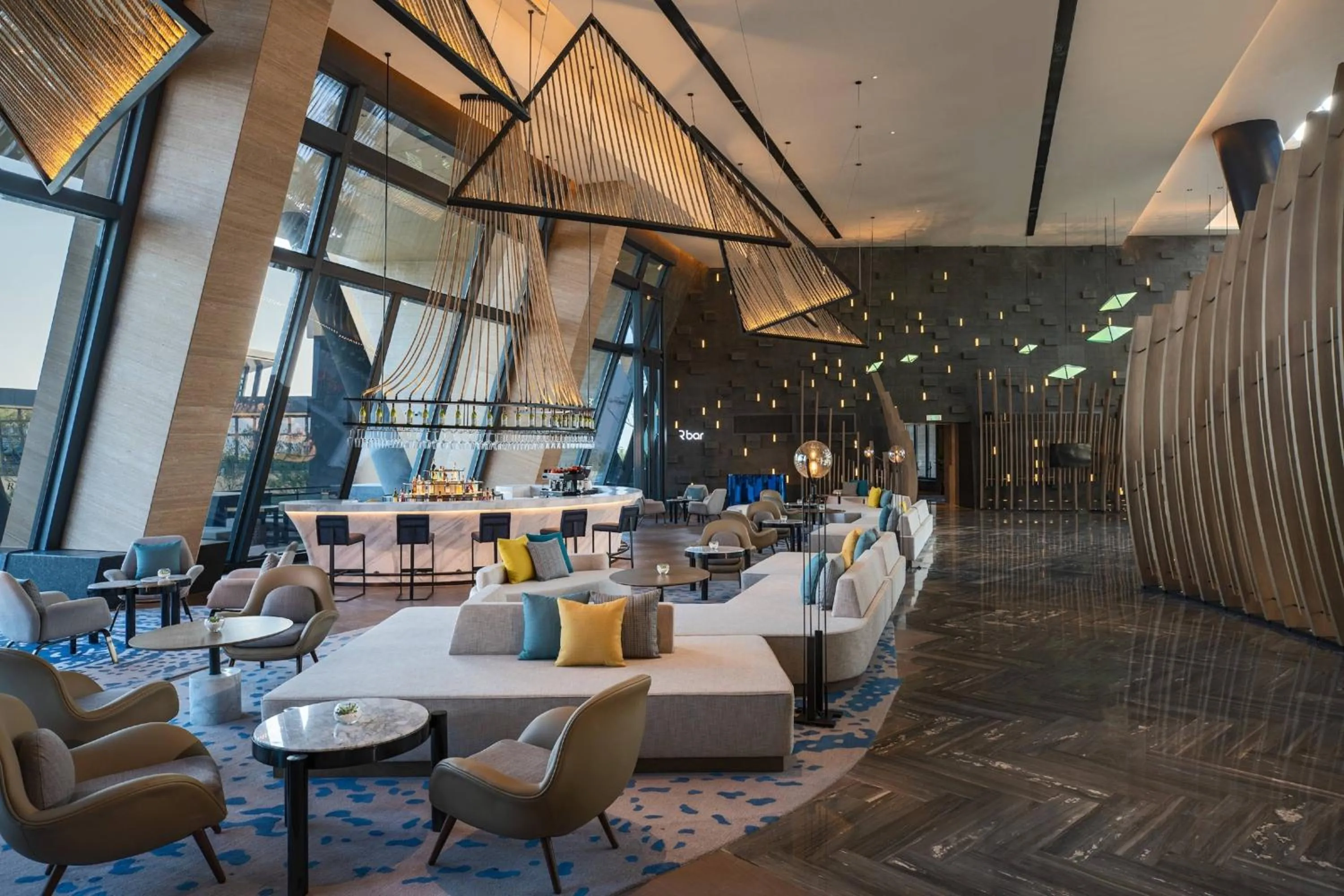 Lounge or bar in Renaissance Xiamen Hotel