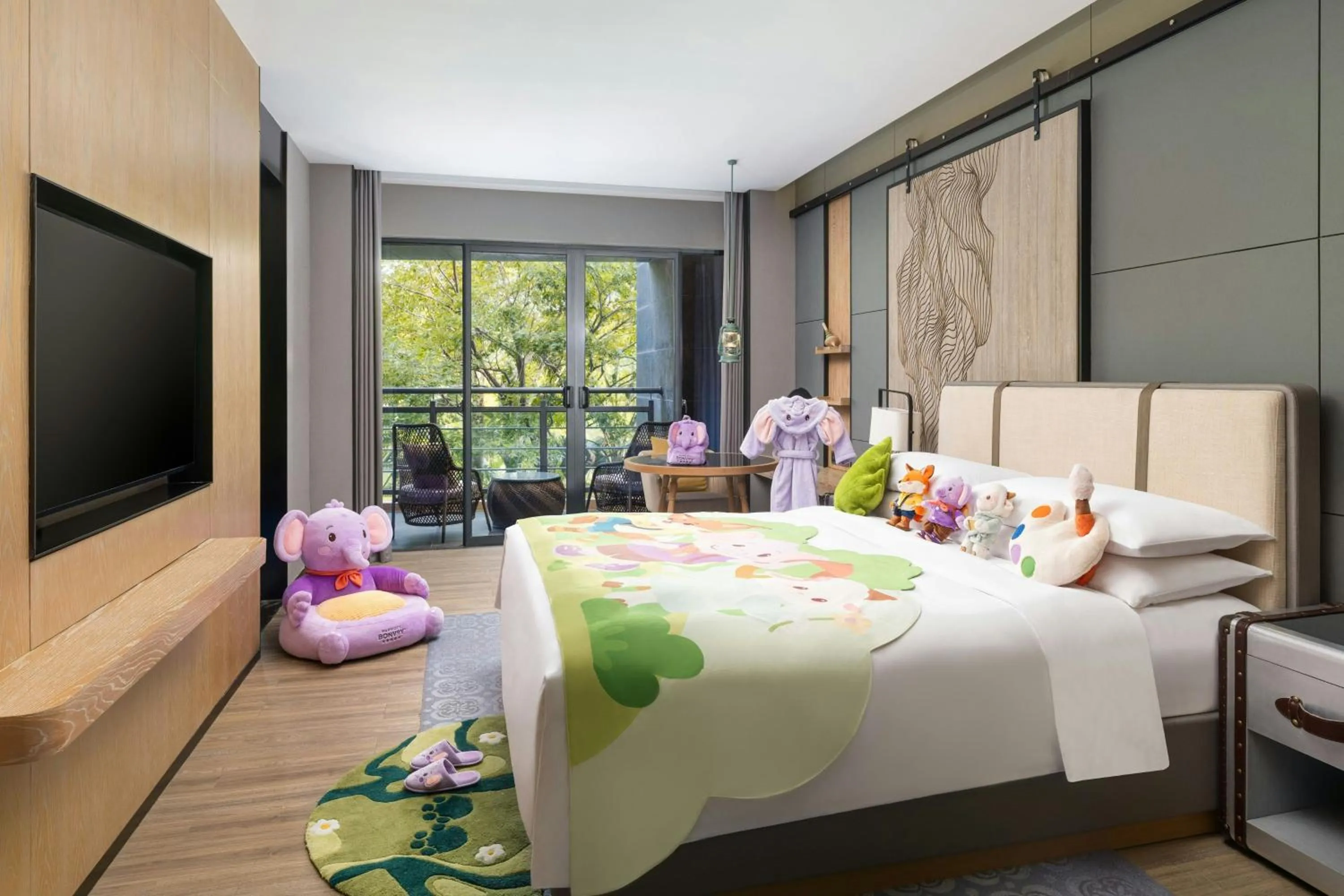 Bedroom, Bed in Renaissance Xiamen Hotel