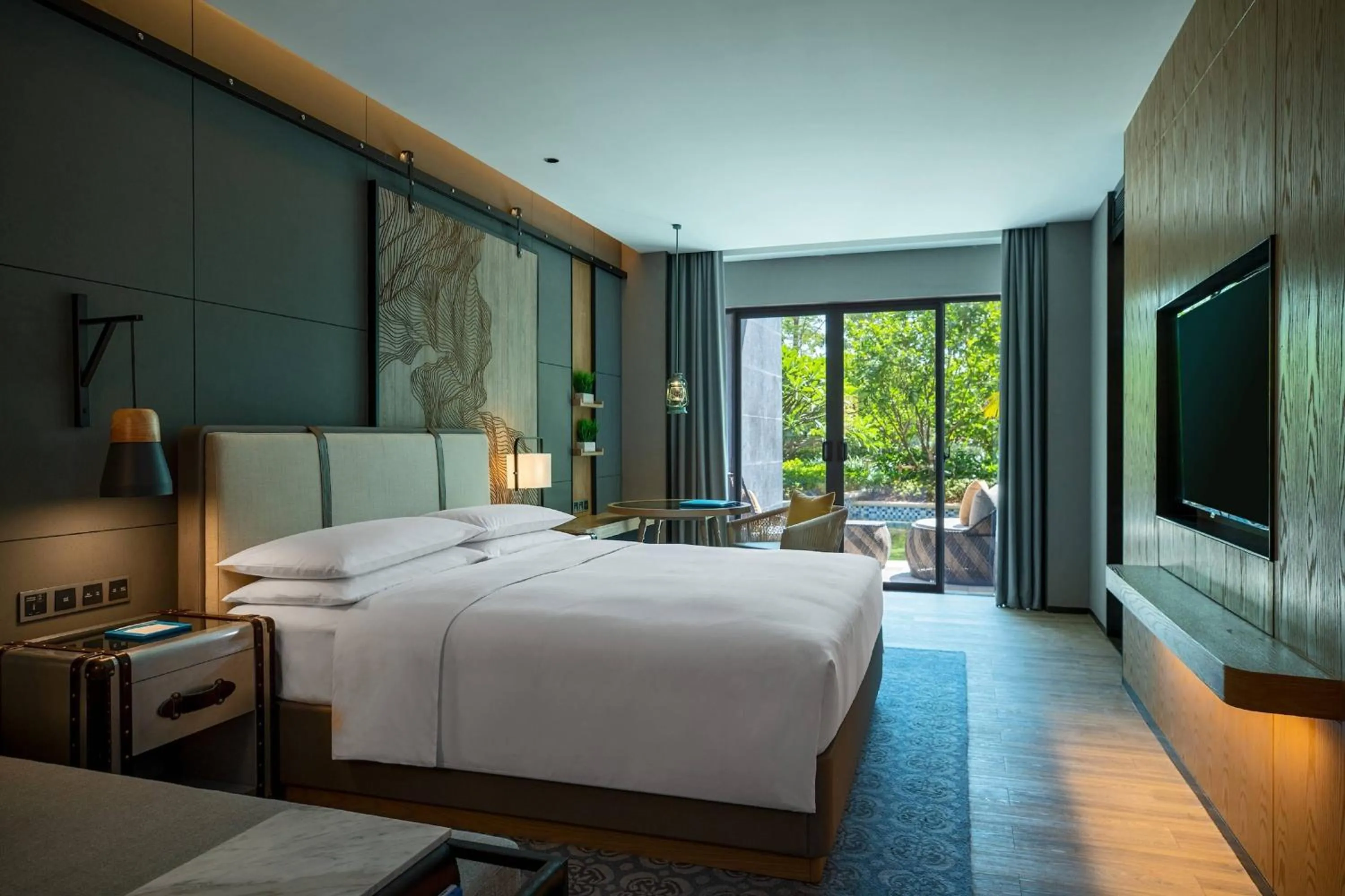 Swimming pool, Bed in Renaissance Xiamen Hotel