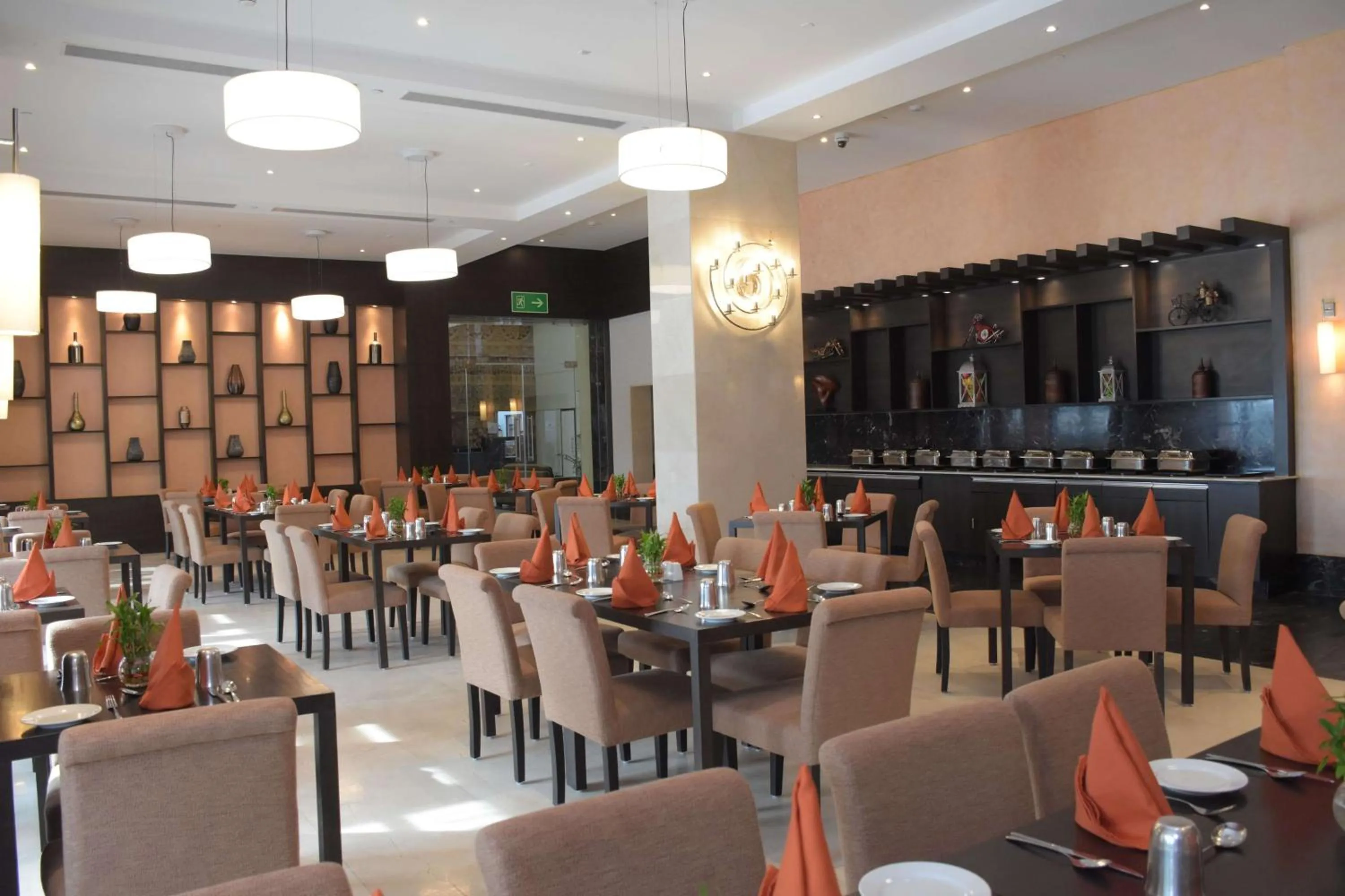 Restaurant/places to eat in Ramada Encore by Wyndham Statue of Unity