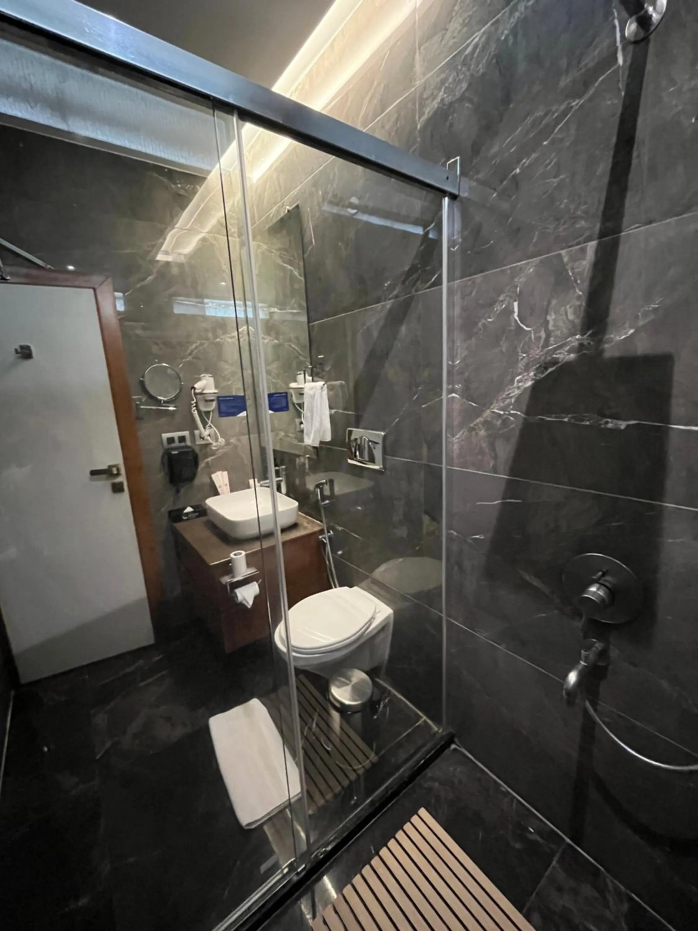 Bathroom in Ramada Encore by Wyndham Statue of Unity