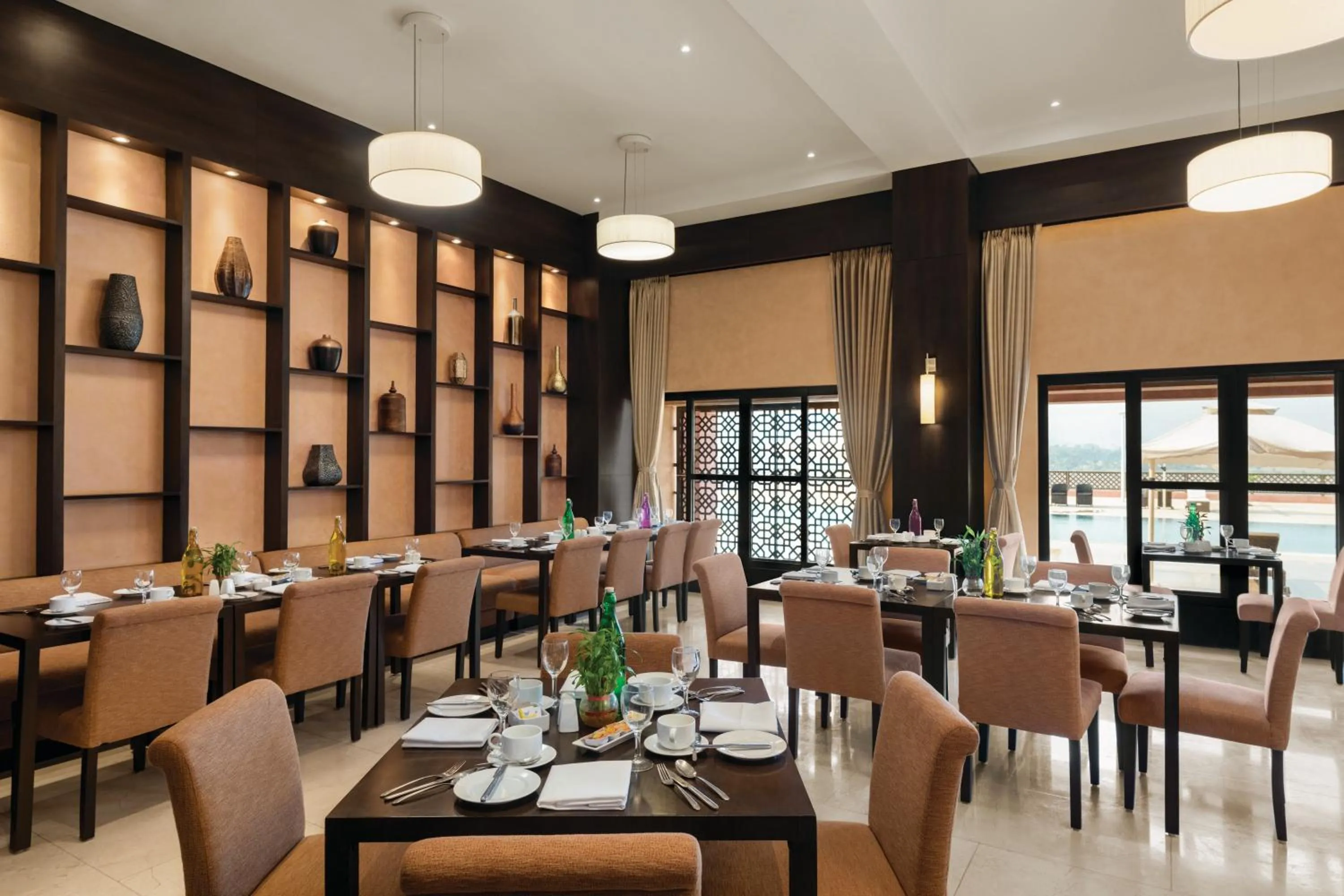 Restaurant/places to eat in Ramada Encore by Wyndham Statue of Unity