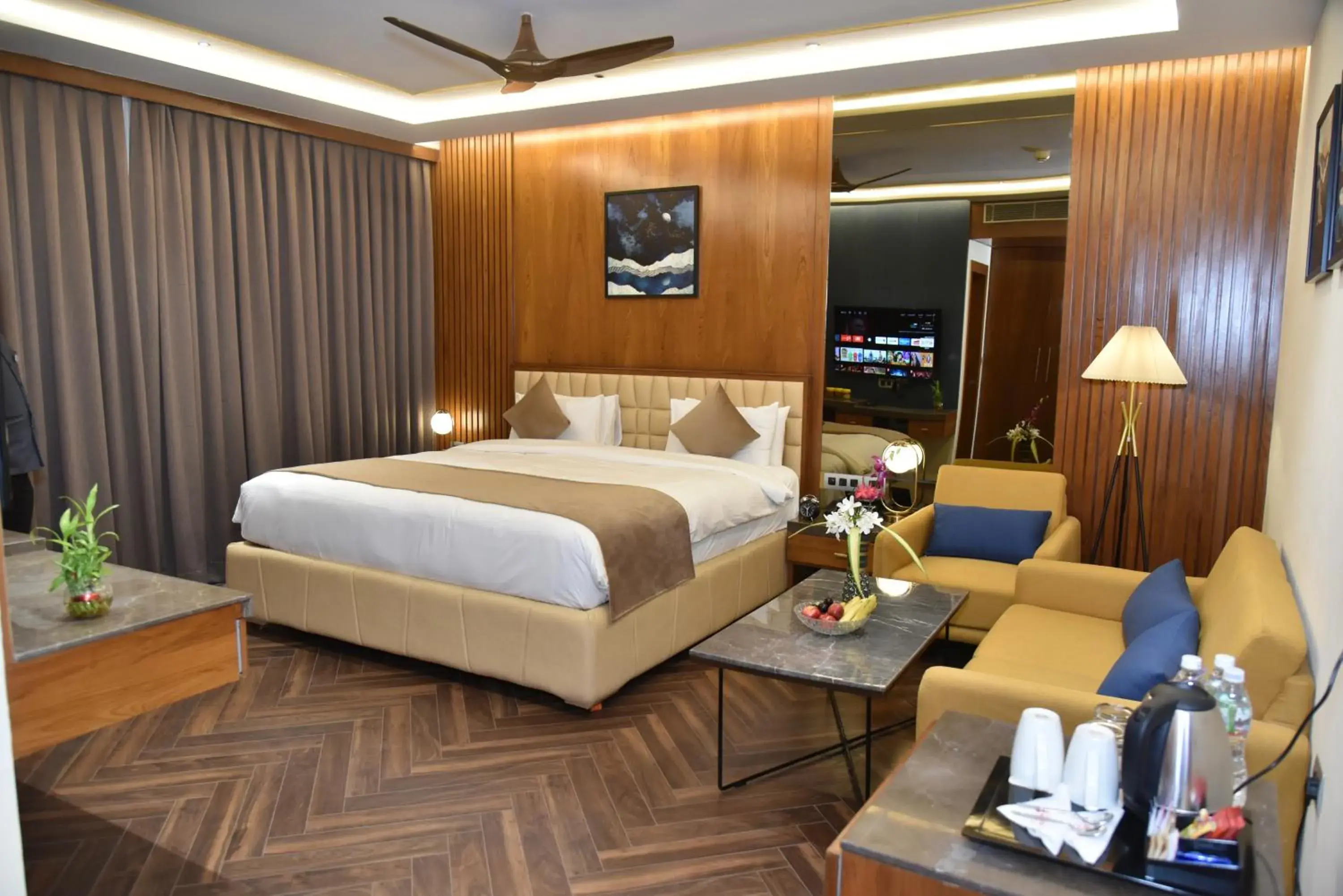 Bed in Ramada Encore by Wyndham Statue of Unity Bed in Ramada Encore by Wyndham Statue of Unity