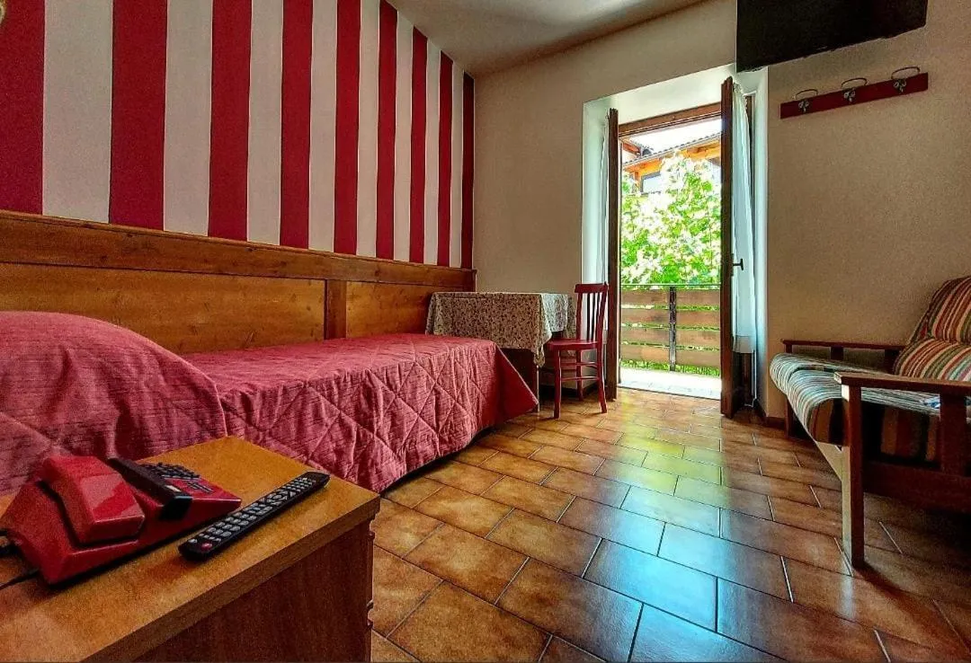 Bedroom, Bed in Hotel Paganella