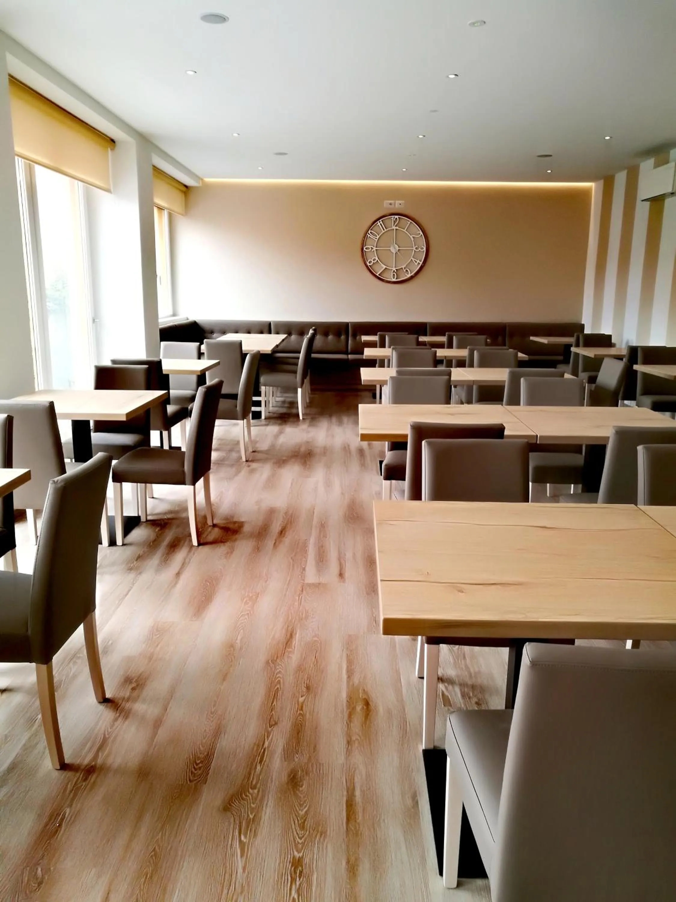 Communal lounge/ TV room in Hotel Paganella