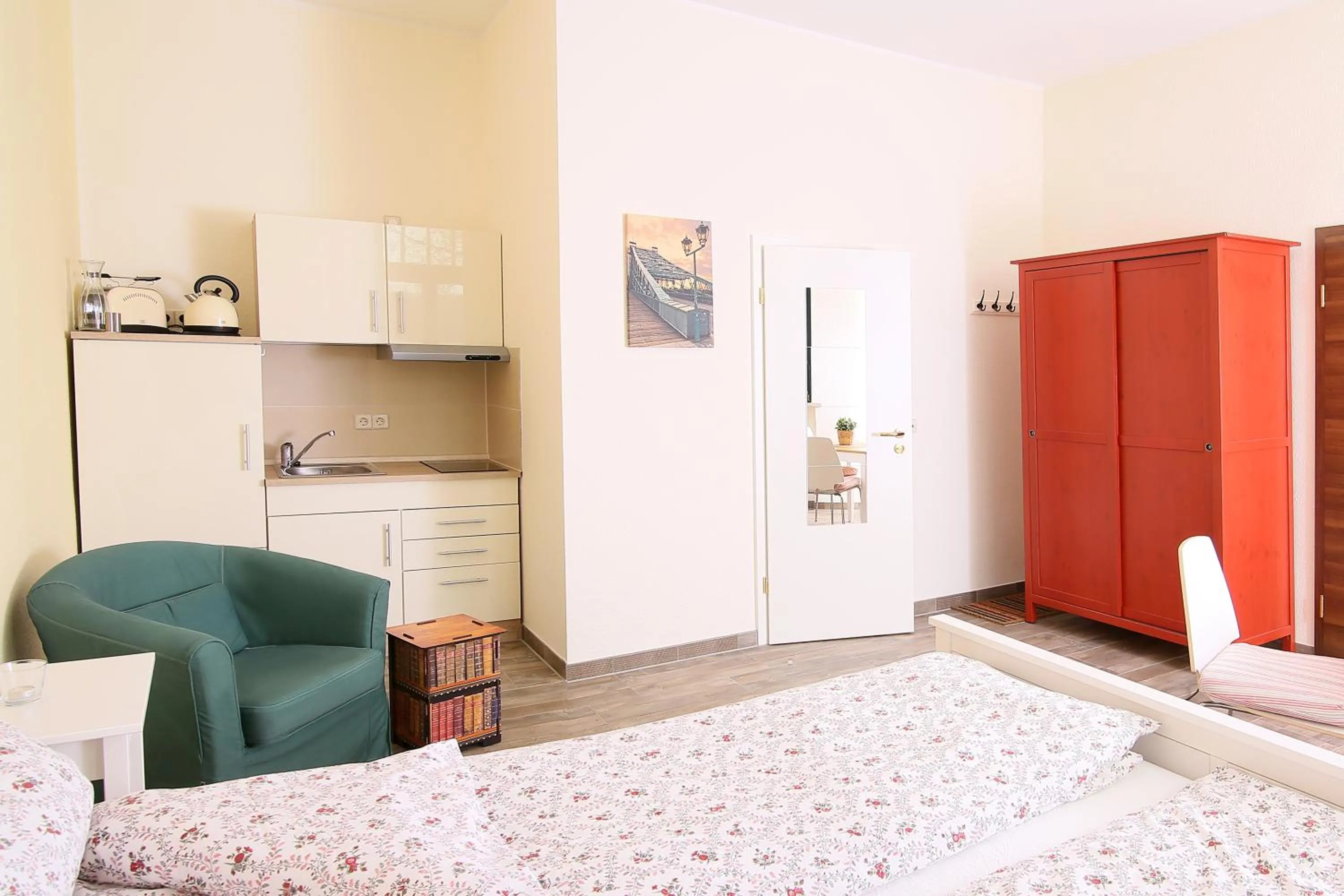 Living room, Bed in Kaitzbach-Idylle