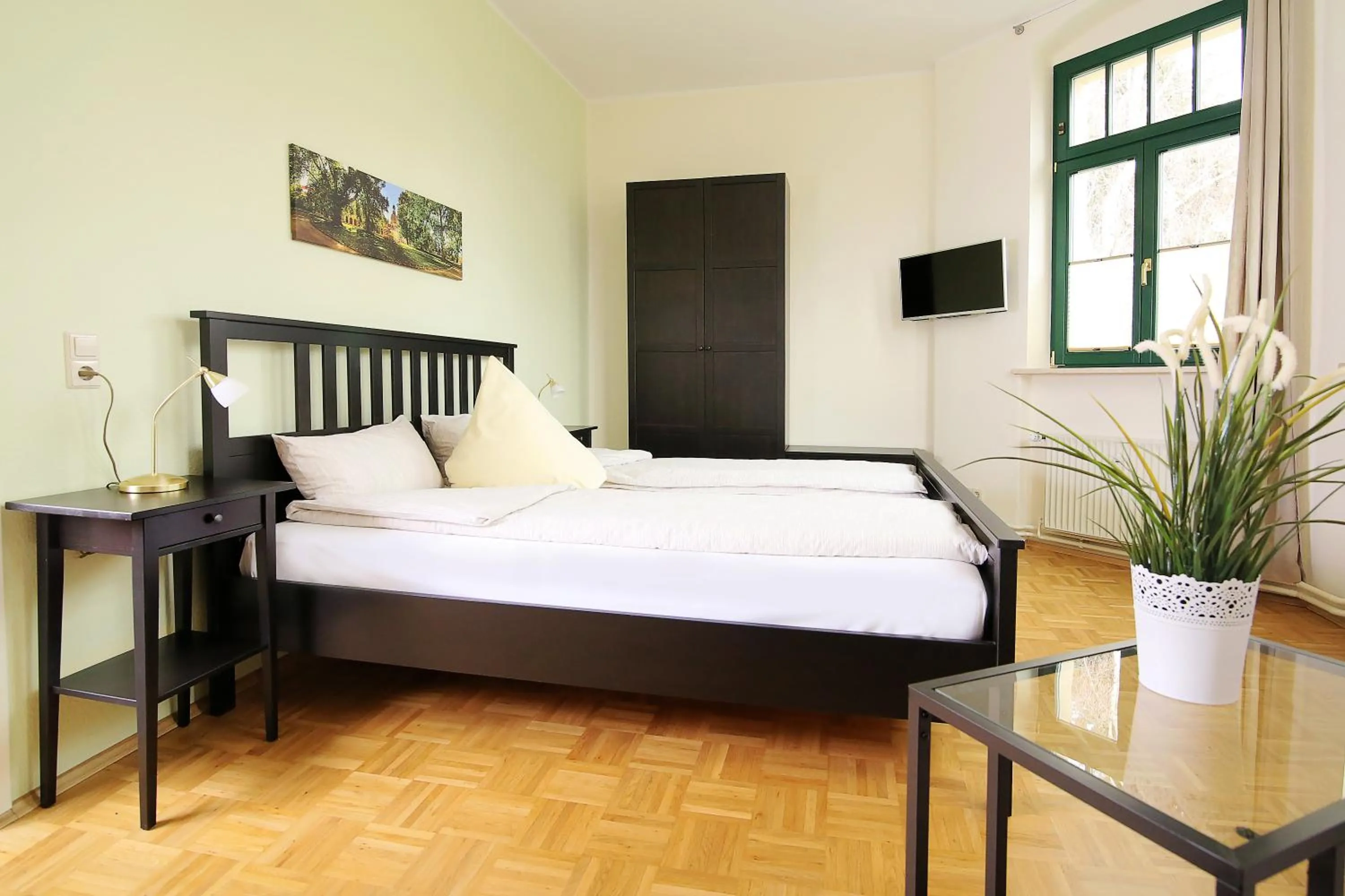 Bedroom, Bed in Kaitzbach-Idylle