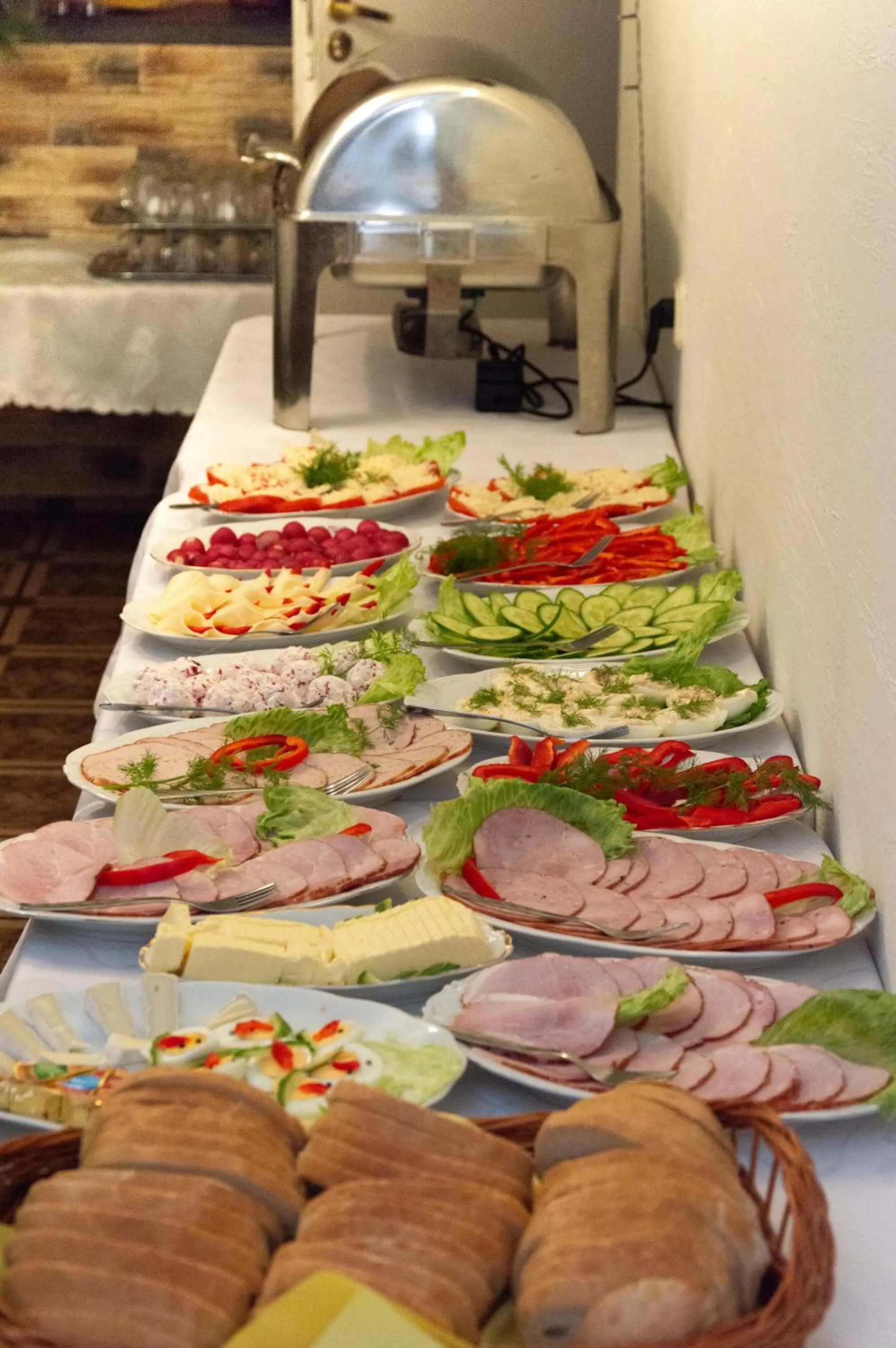 Buffet breakfast in OW Patryn