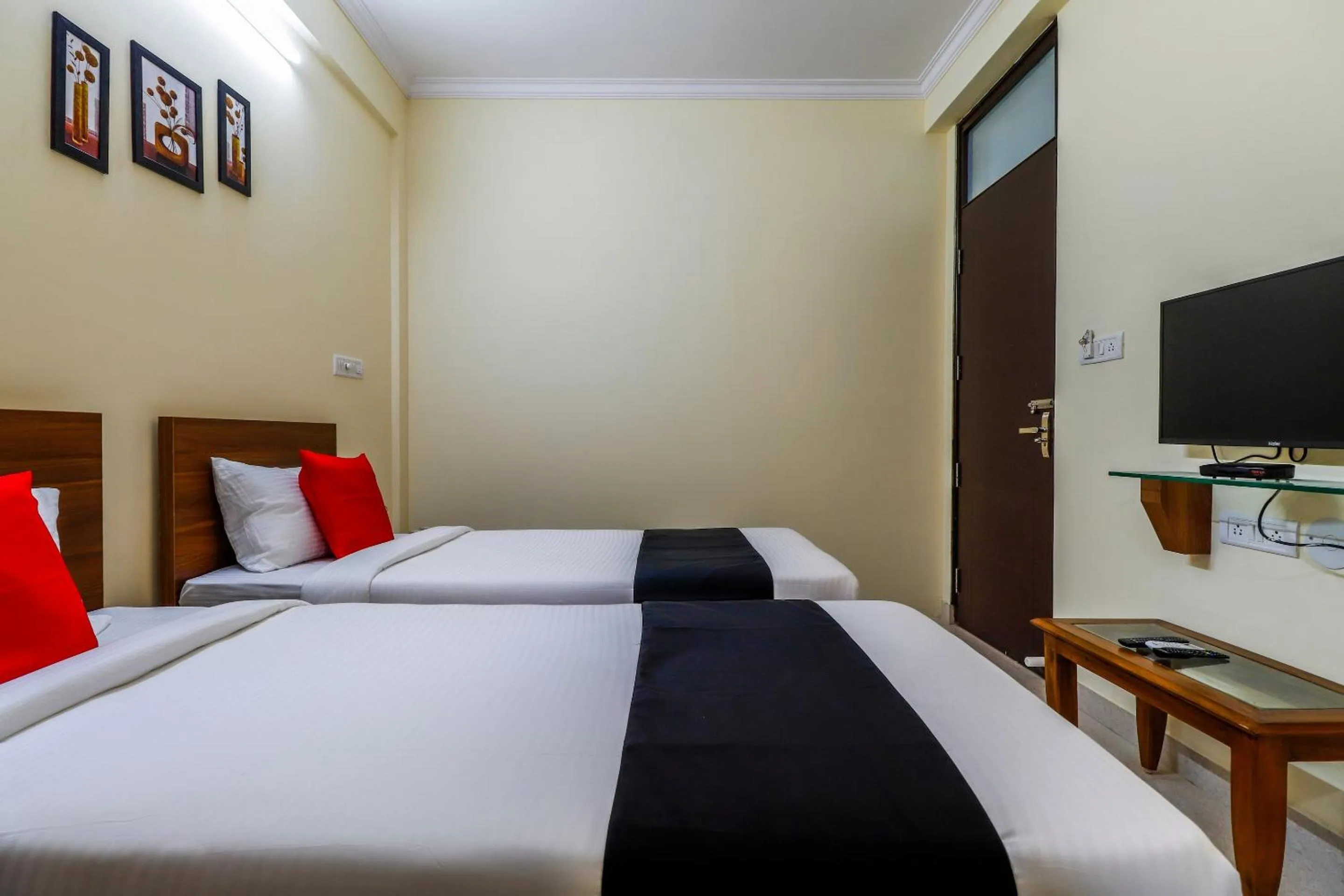 Bedroom, Bed in Capital O SLN Residency