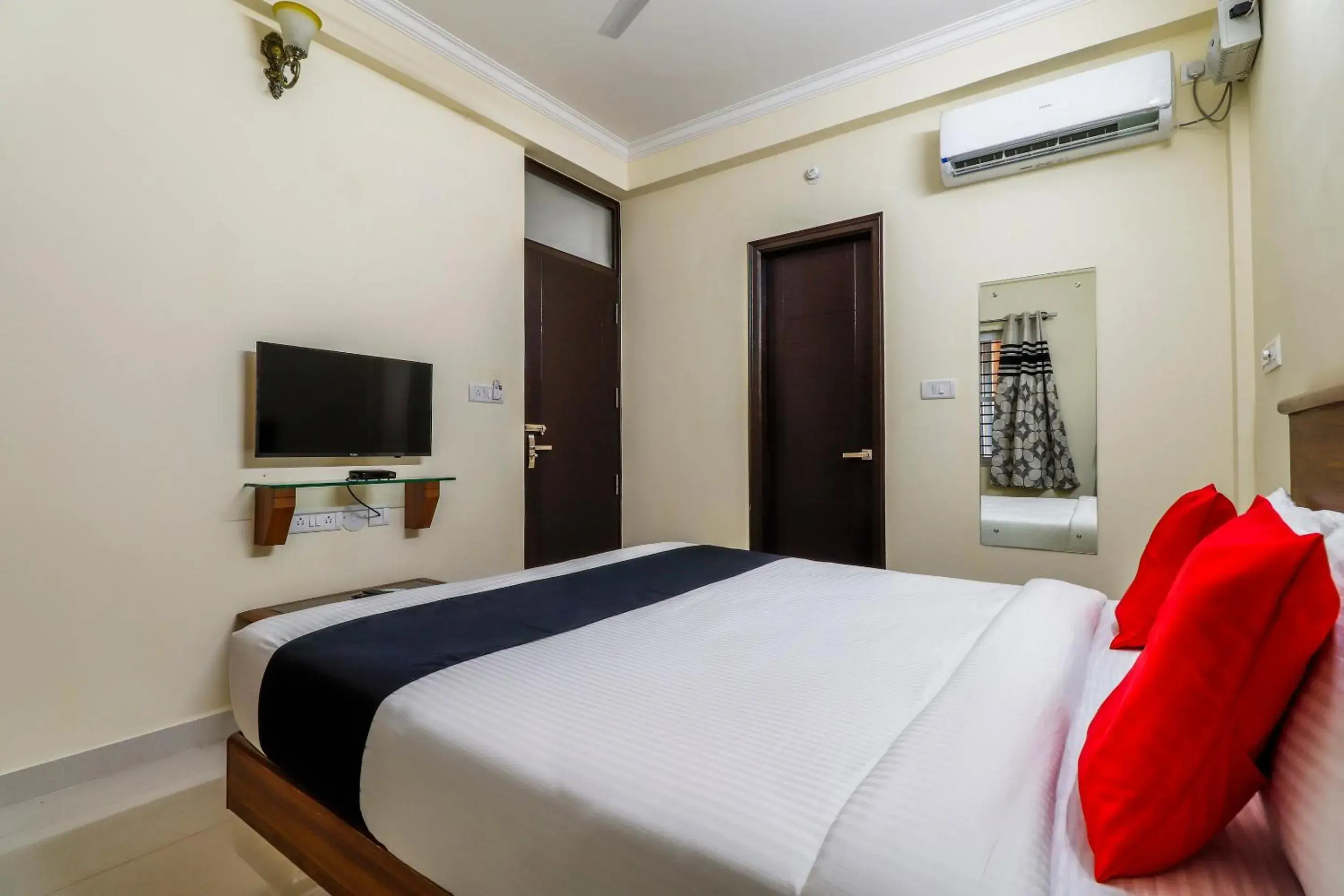Bedroom, Bed in Capital O SLN Residency Bedroom, Bed in Capital O SLN Residency