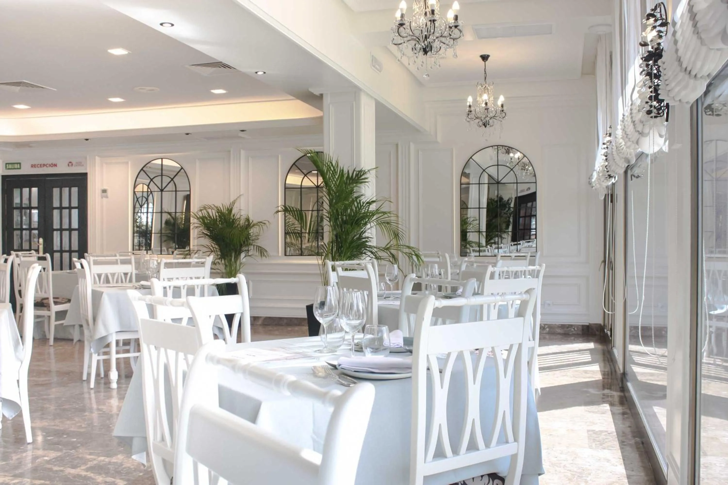 Restaurant/places to eat in Hotel Castilla Torrijos