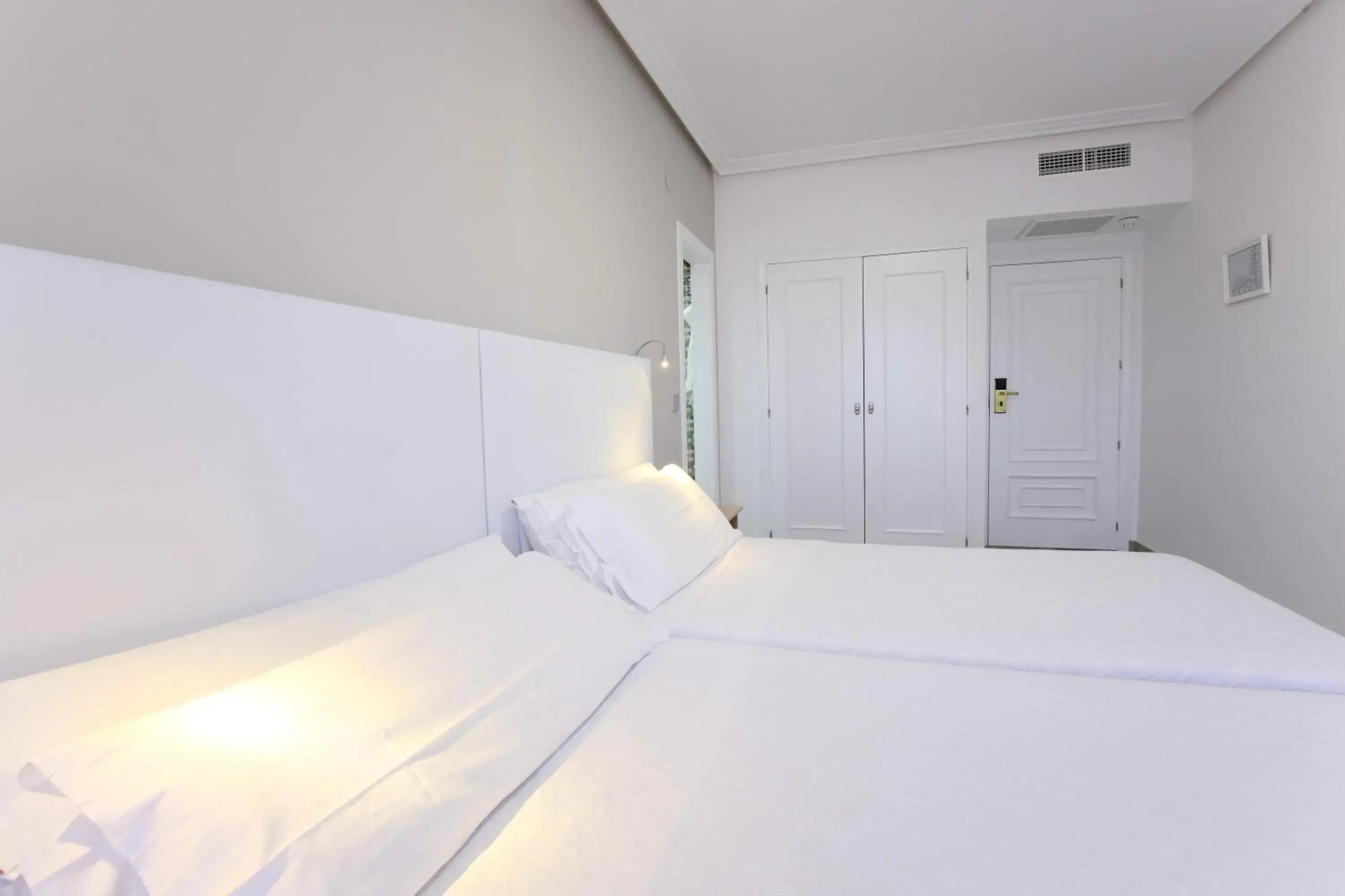 Bed in Hotel Castilla Torrijos Bed in Hotel Castilla Torrijos