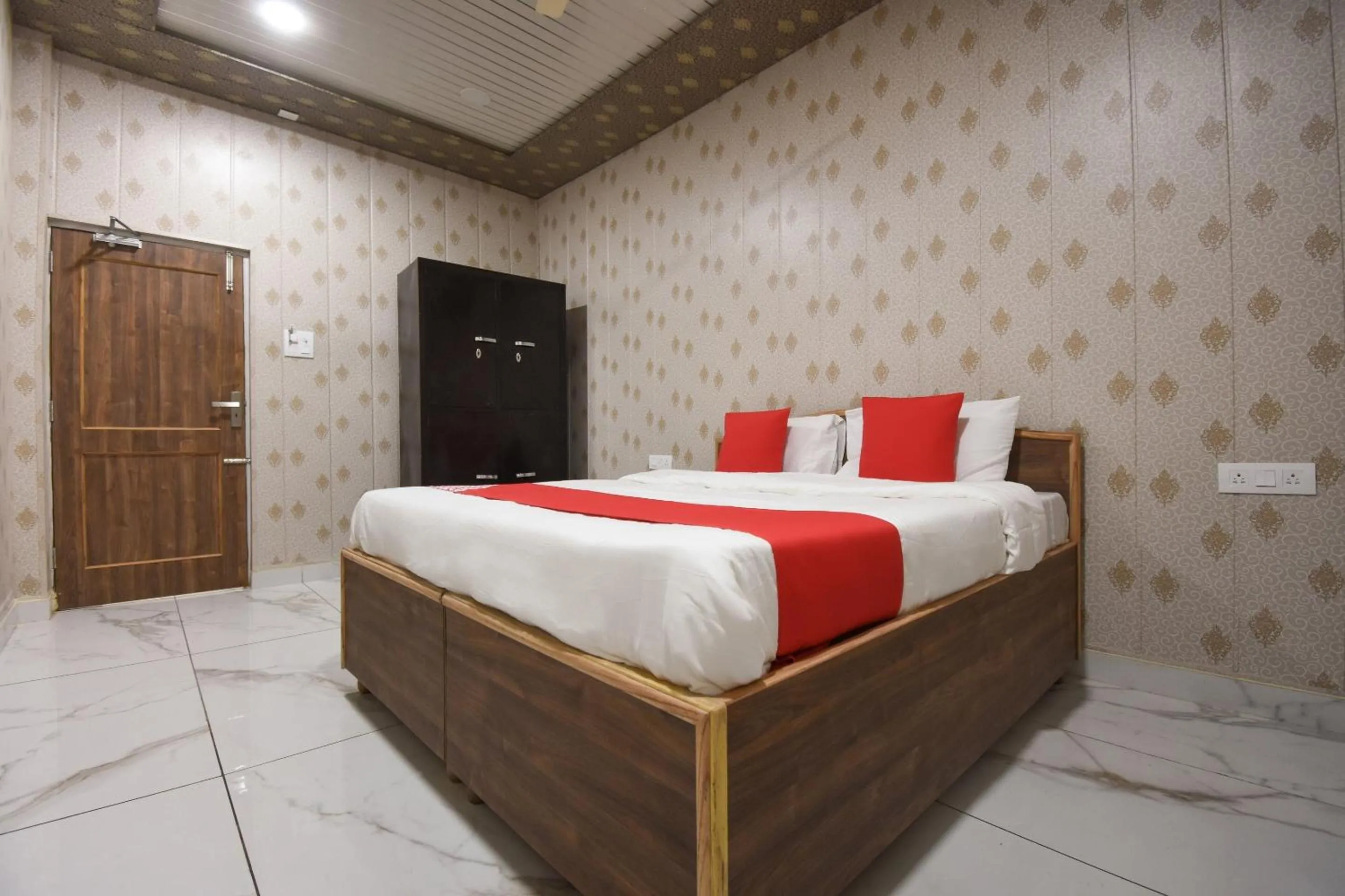 Bedroom, Bed in Hotel O New Delhi