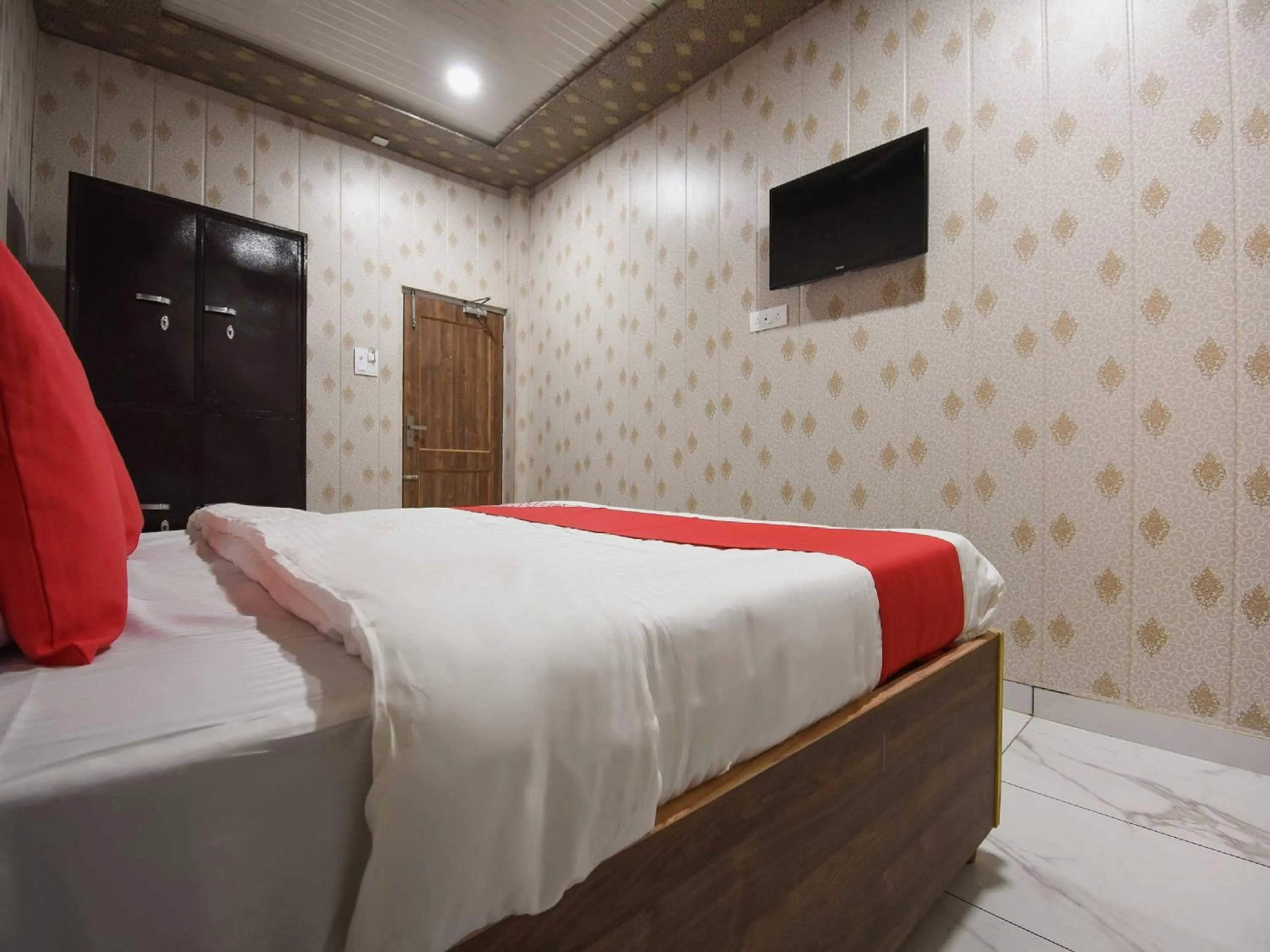 Bedroom, Bed in Hotel O New Delhi