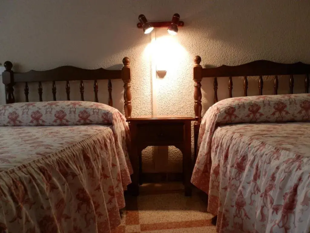 Double or Twin Room in Hostal San Poul Double or Twin Room in Hostal San Poul