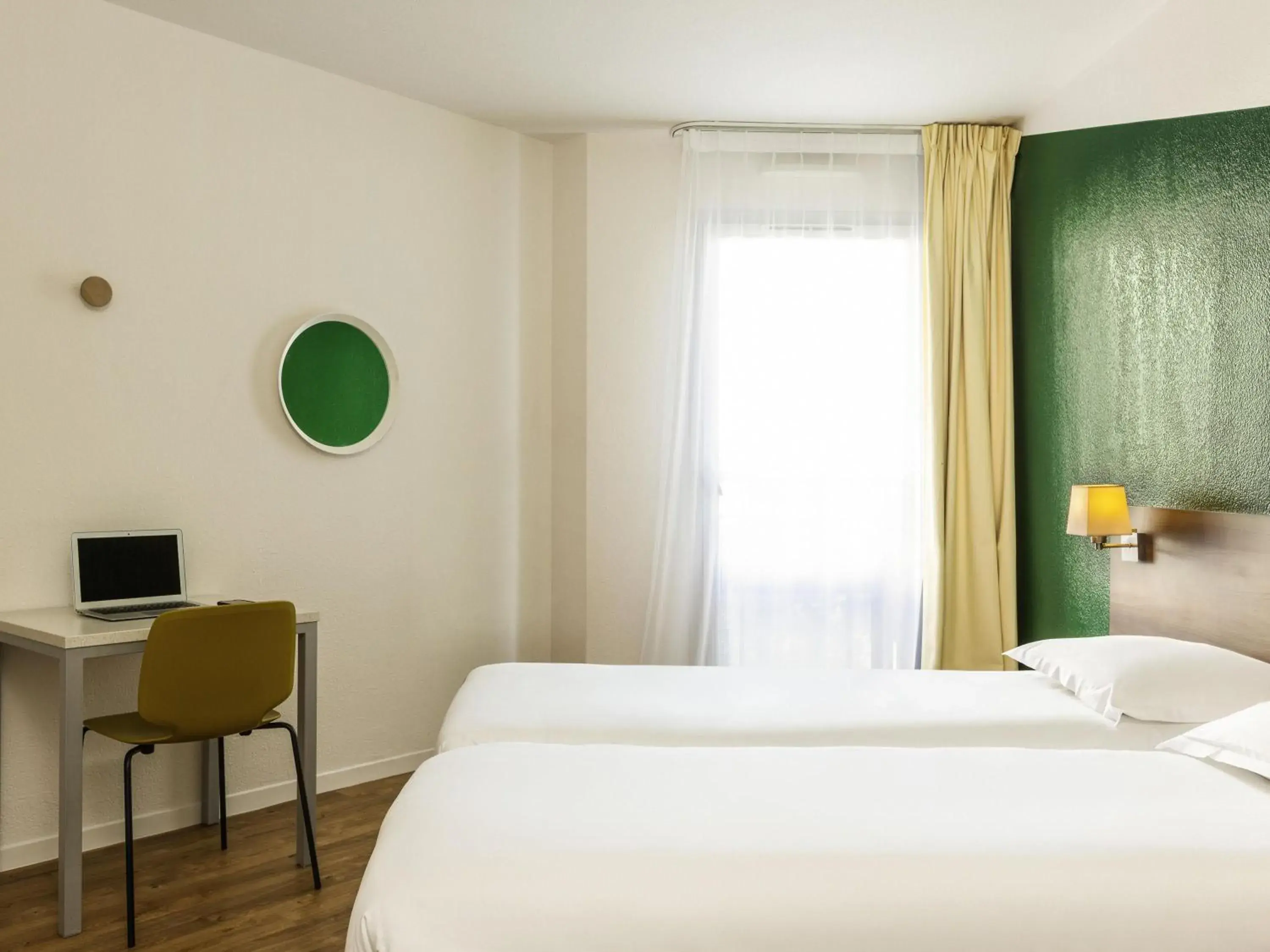 Property building, Bed in Aparthotel Adagio Access Carrières Sous Poissy Property building, Bed in Aparthotel Adagio Access Carrières Sous Poissy