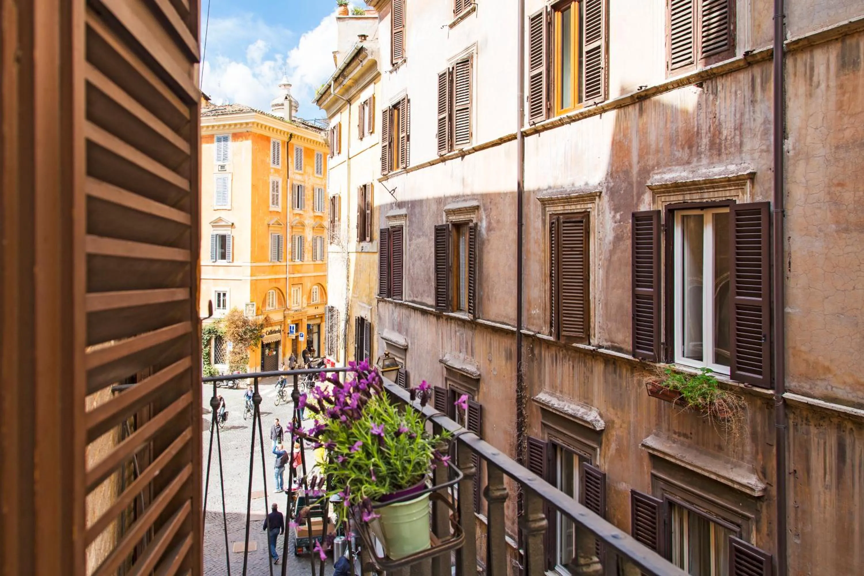 TrastevereHome - Central Monserrato House Balcony
