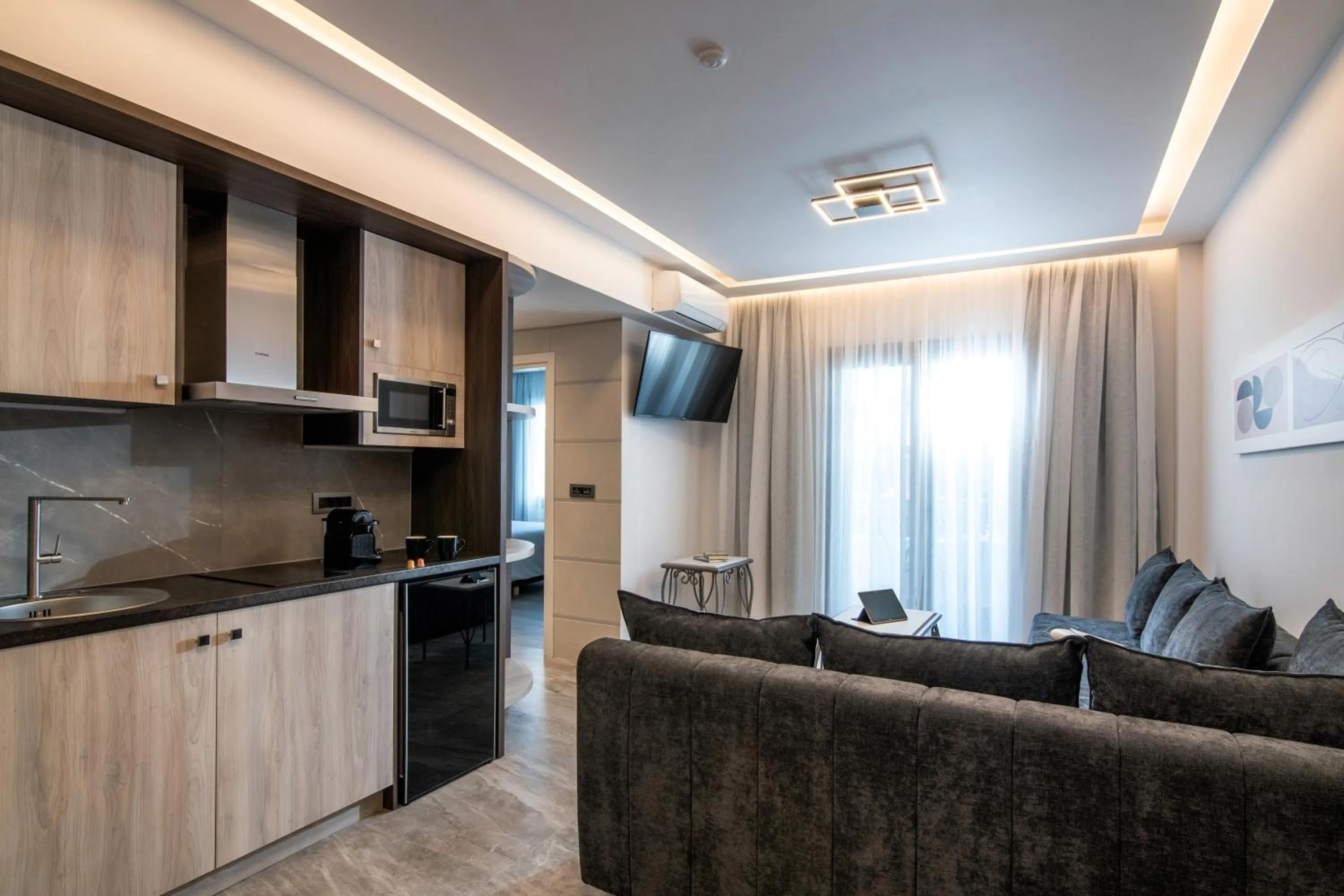 TV and multimedia in Summer Dream