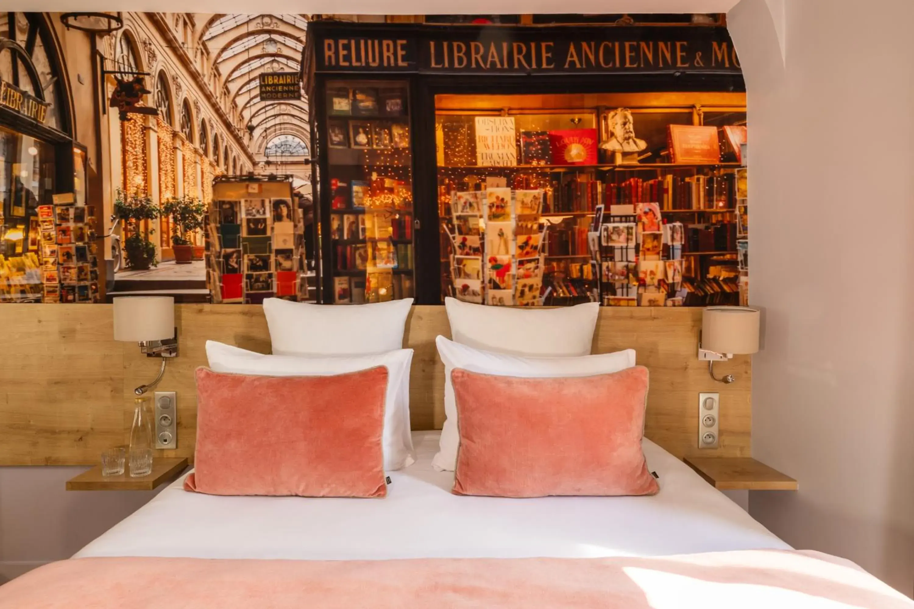 Bed in Midnight Hôtel Paris Bed in Midnight Hôtel Paris