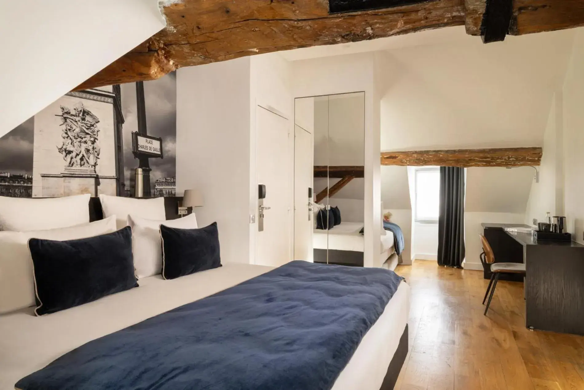 Bed in Midnight Hôtel Paris Bed in Midnight Hôtel Paris