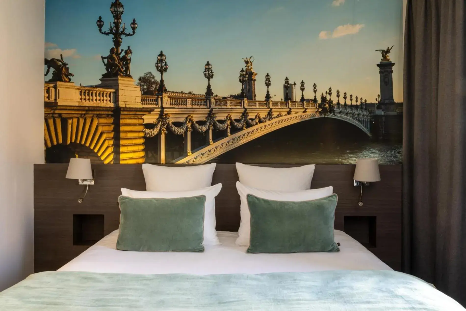 Bed in Midnight Hôtel Paris Bed in Midnight Hôtel Paris