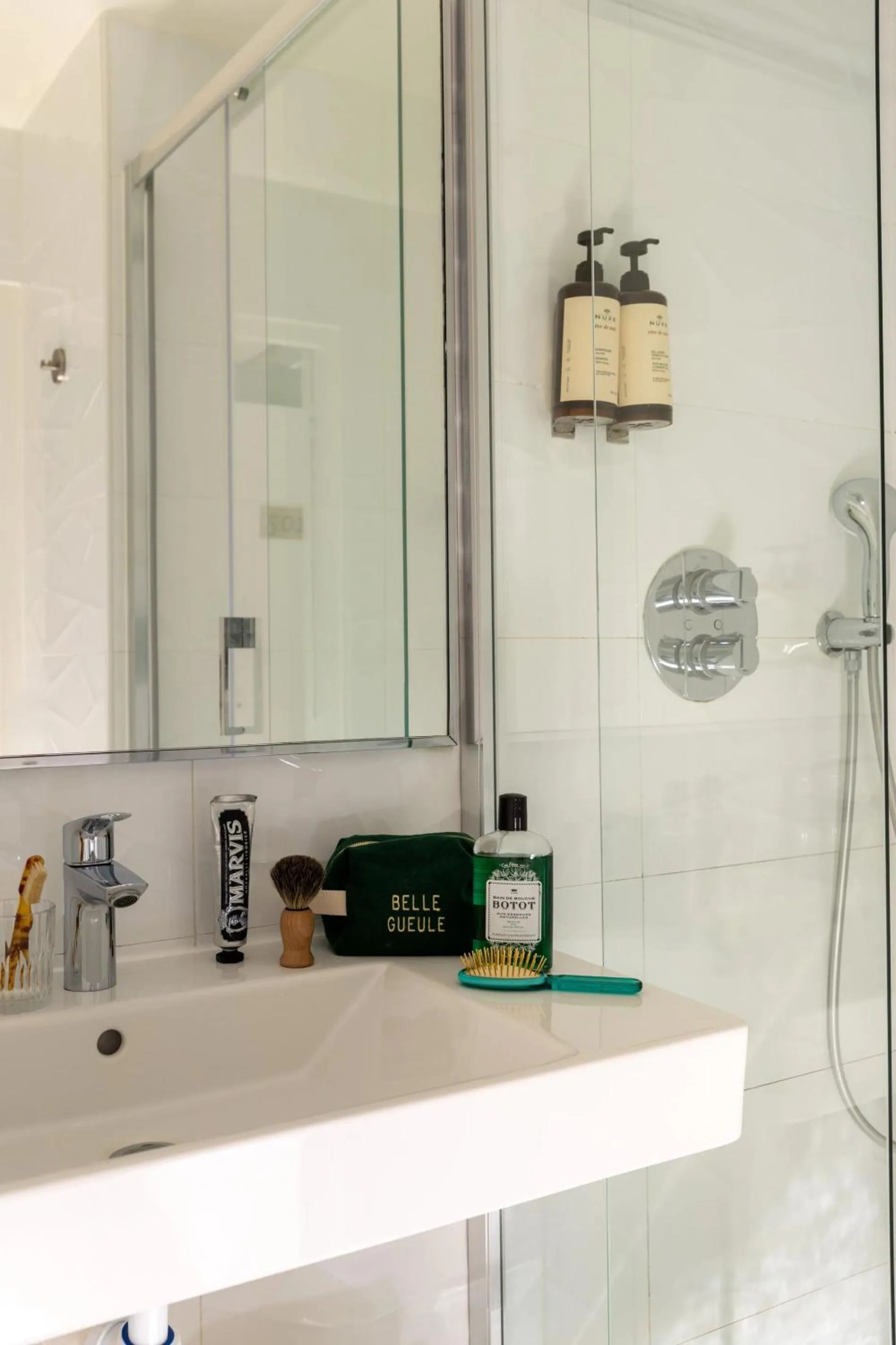 Bathroom in Midnight Hôtel Paris