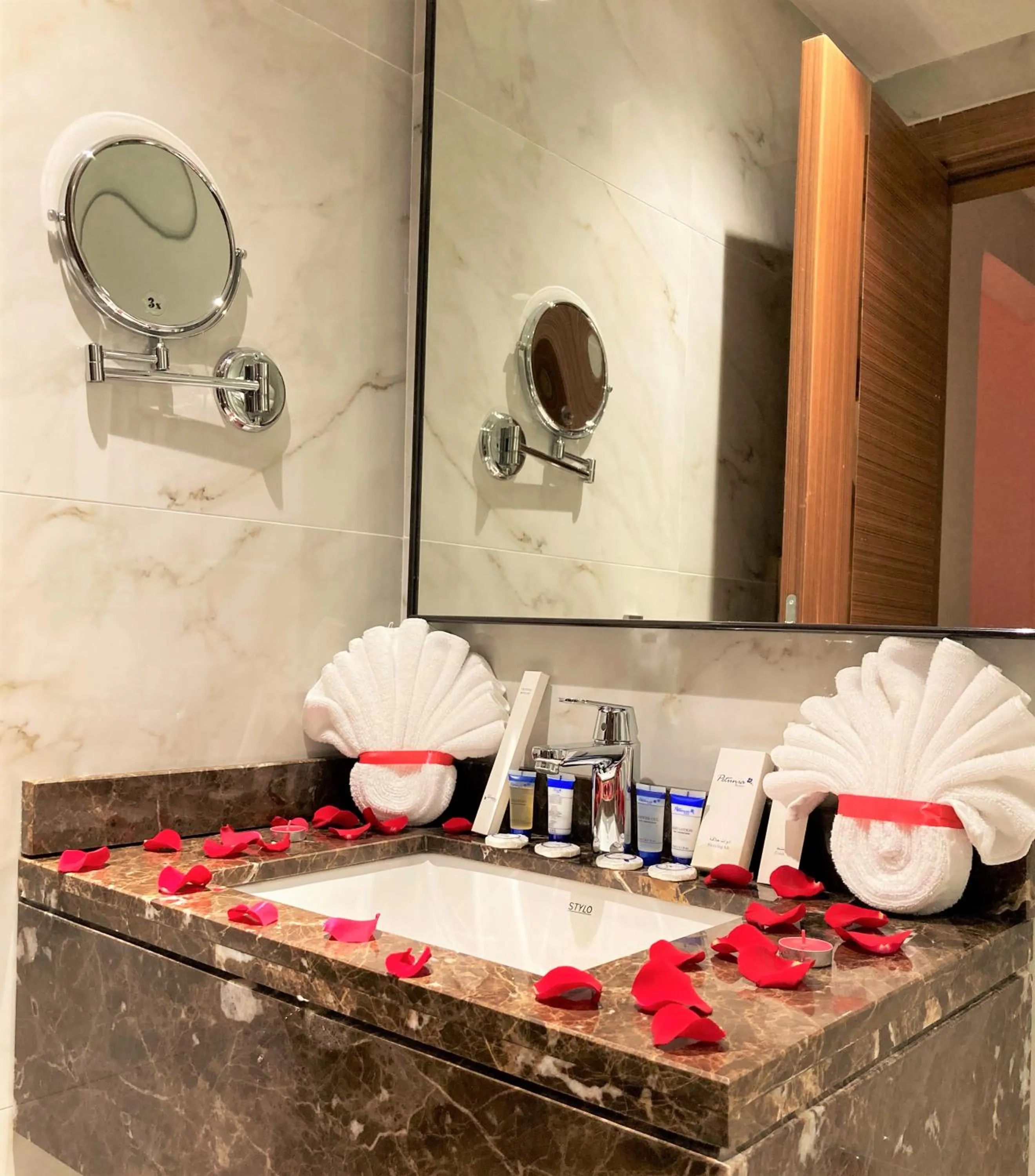 Bathroom in Midan Hotel & Suites Al Aziziya