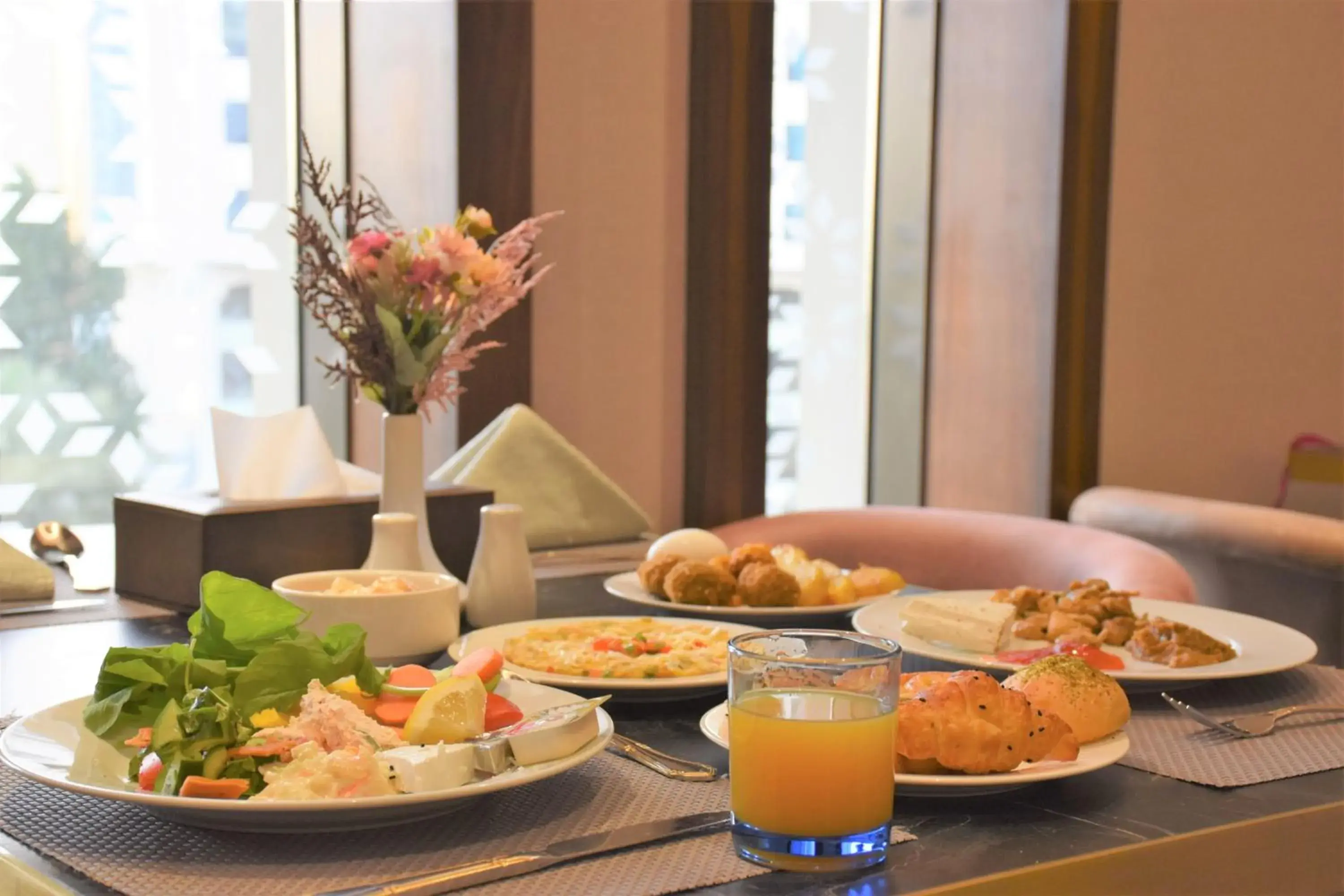 Food and drinks in Midan Hotel & Suites Al Aziziya Food and drinks in Midan Hotel & Suites Al Aziziya