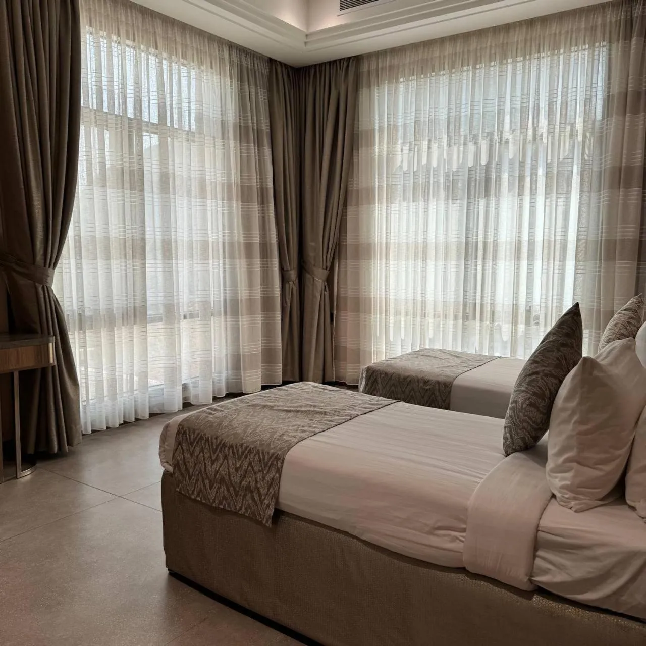 Bed in Midan Hotel & Suites Al Aziziya
