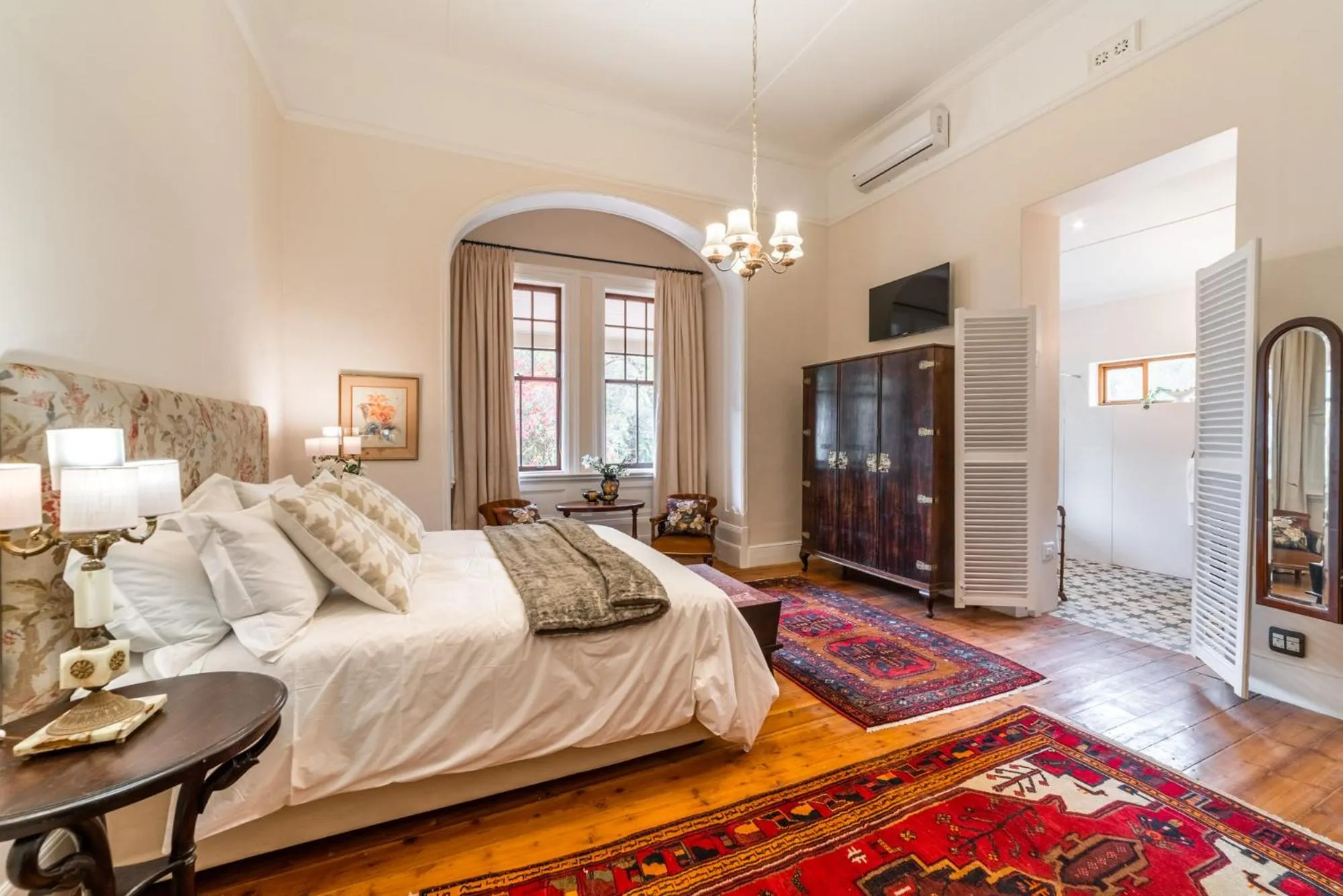 Bed in Welgeluk Feather Palace